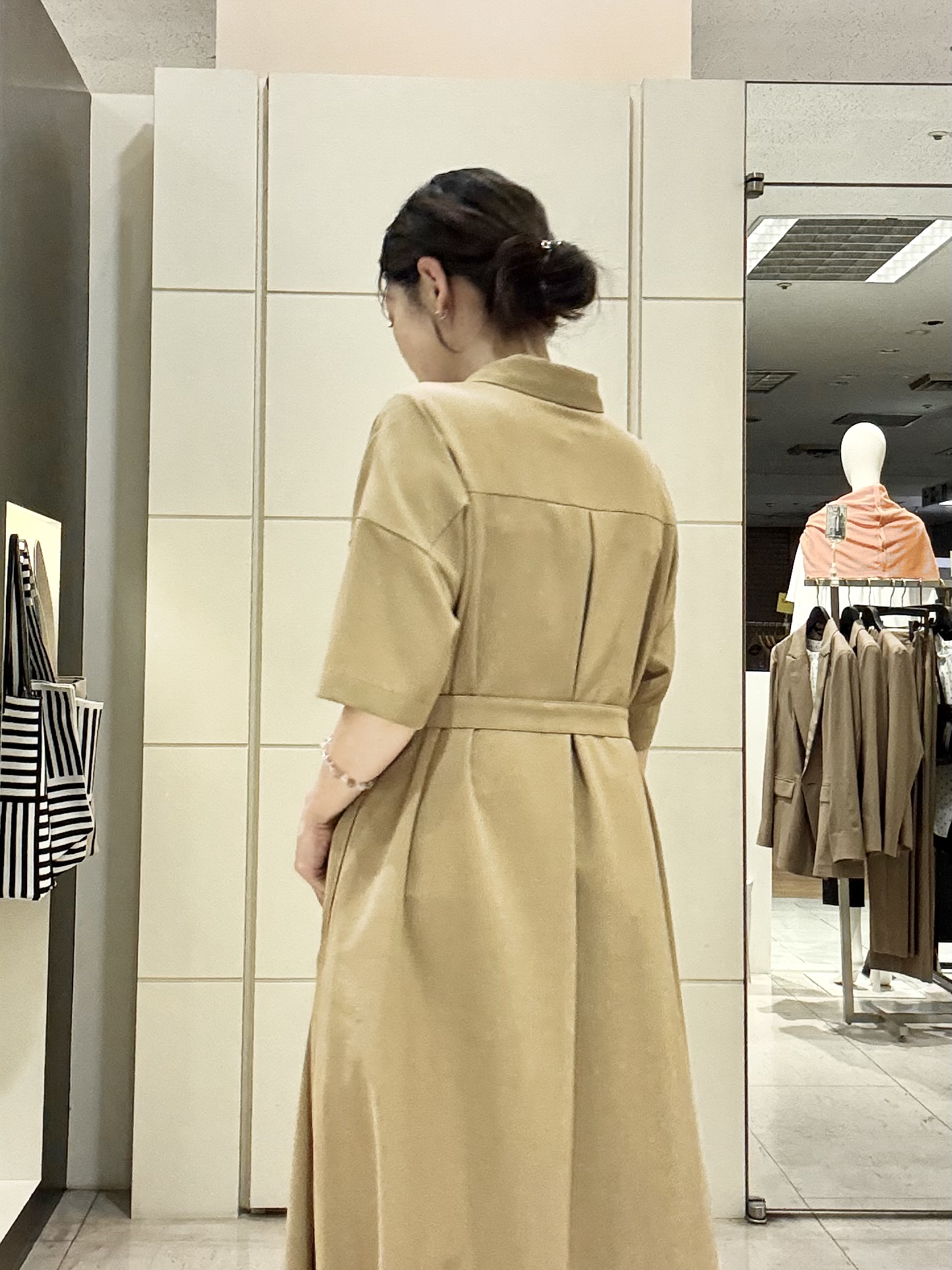 mori.さんの「UNTITLED｜【初秋も活躍/UVカット/接触冷感】エアリークールワンピース」を使ったコーディネート