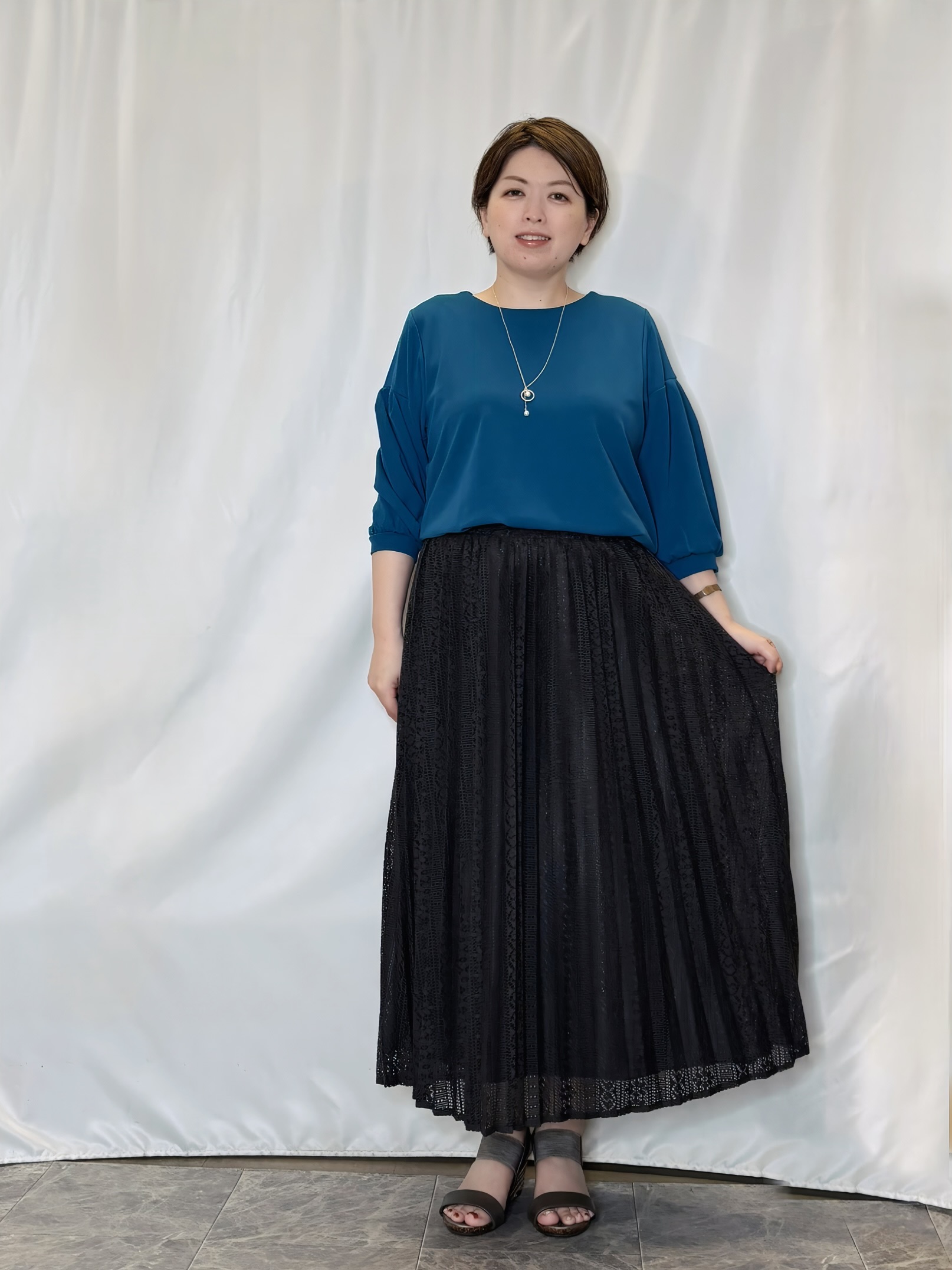 たみさんの「SHOO･LA･RUE｜【着丈選べる/2点セット/S-LL/洗濯機可】ネックレス付き 着心地さらり7分袖ブラウス」を使ったコーディネート