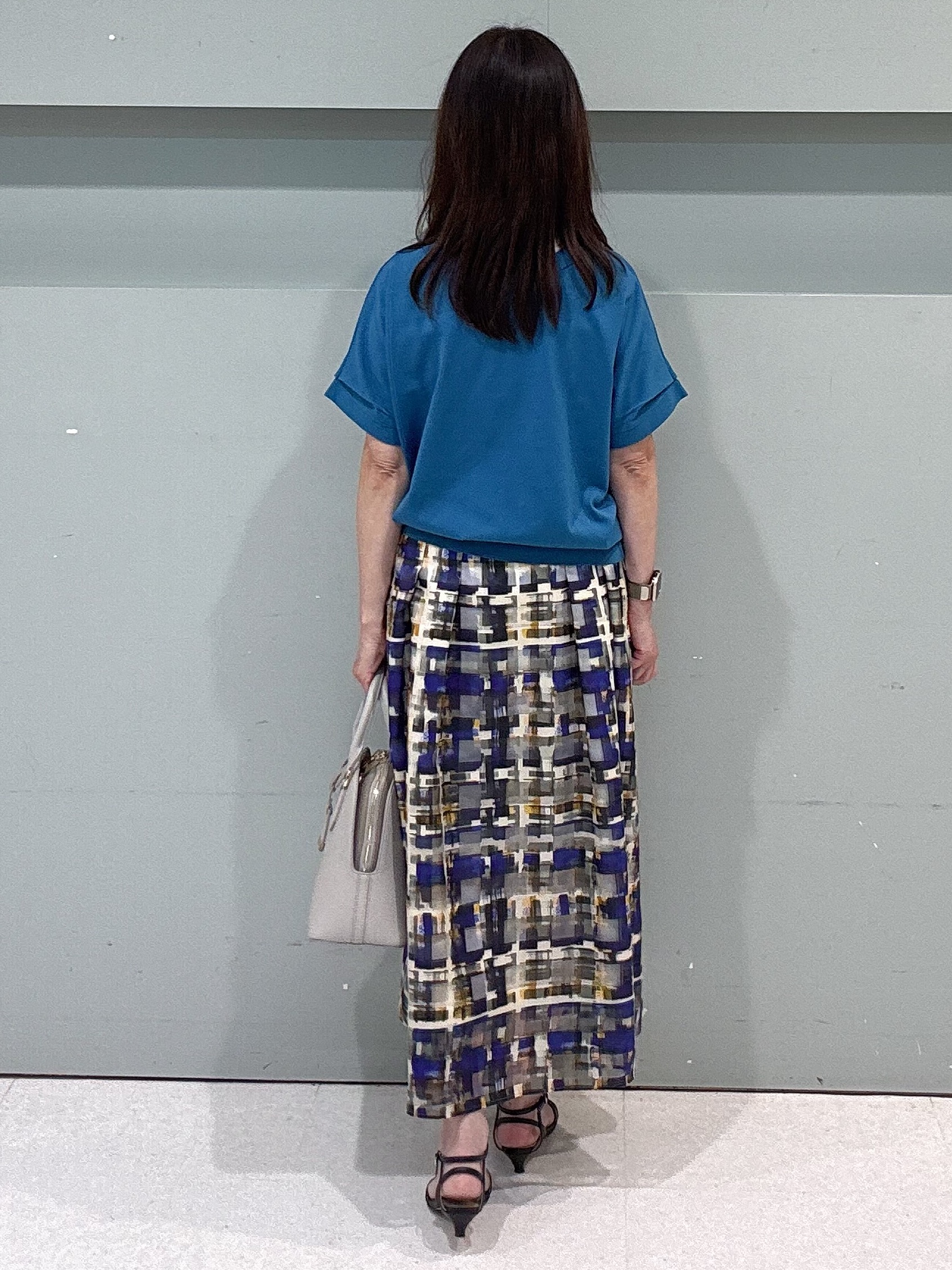 makiさんの「UNTITLED｜【肌に張りつきにくい/前後2WAY】ドライタッチコットンプルオーバー」を使ったコーディネート