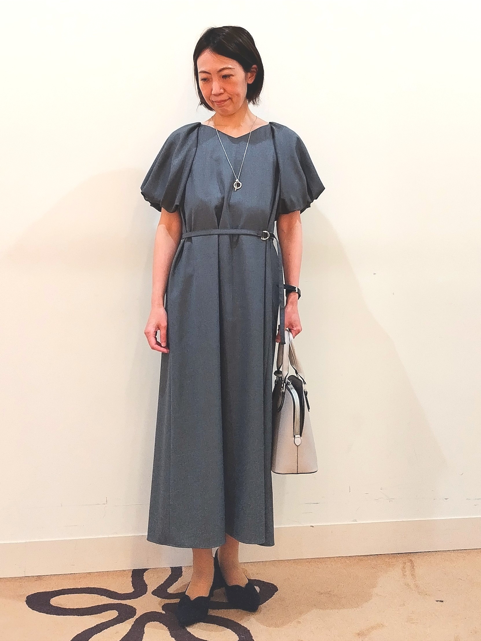 クミさんの「Reflect｜【UVカット／手洗い可】パフスリーブ Vネックワンピース」を使ったコーディネート