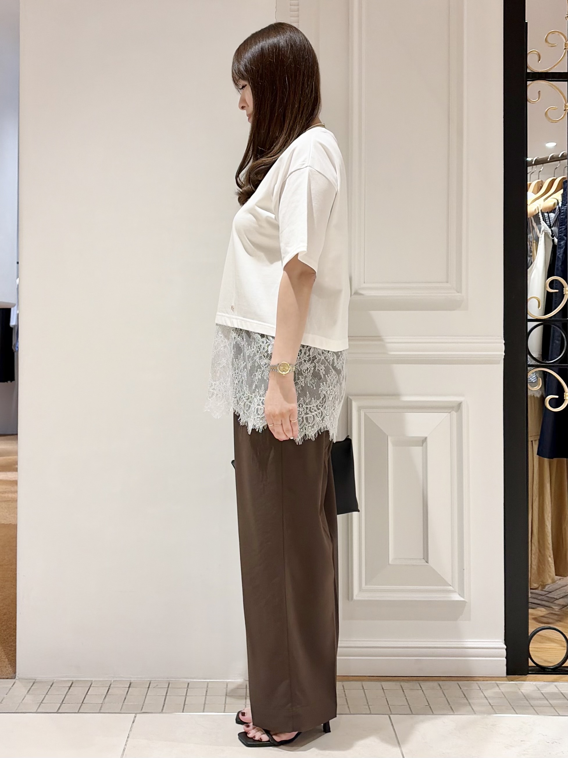 minowaさんの「DRESSTERIOR｜◆レースドッキングレイヤード Tシャツ」を使ったコーディネート