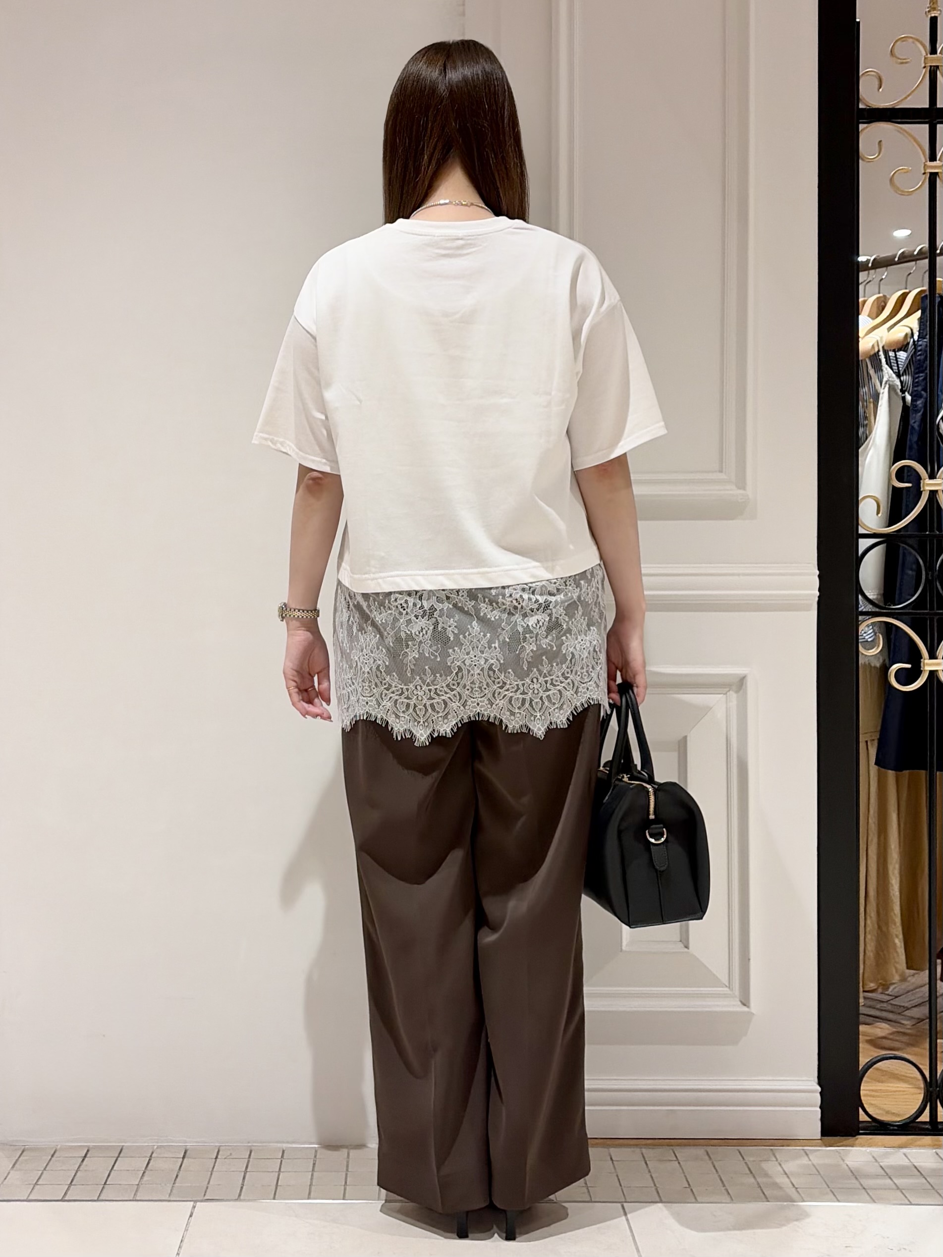 minowaさんの「DRESSTERIOR｜◆レースドッキングレイヤード Tシャツ」を使ったコーディネート