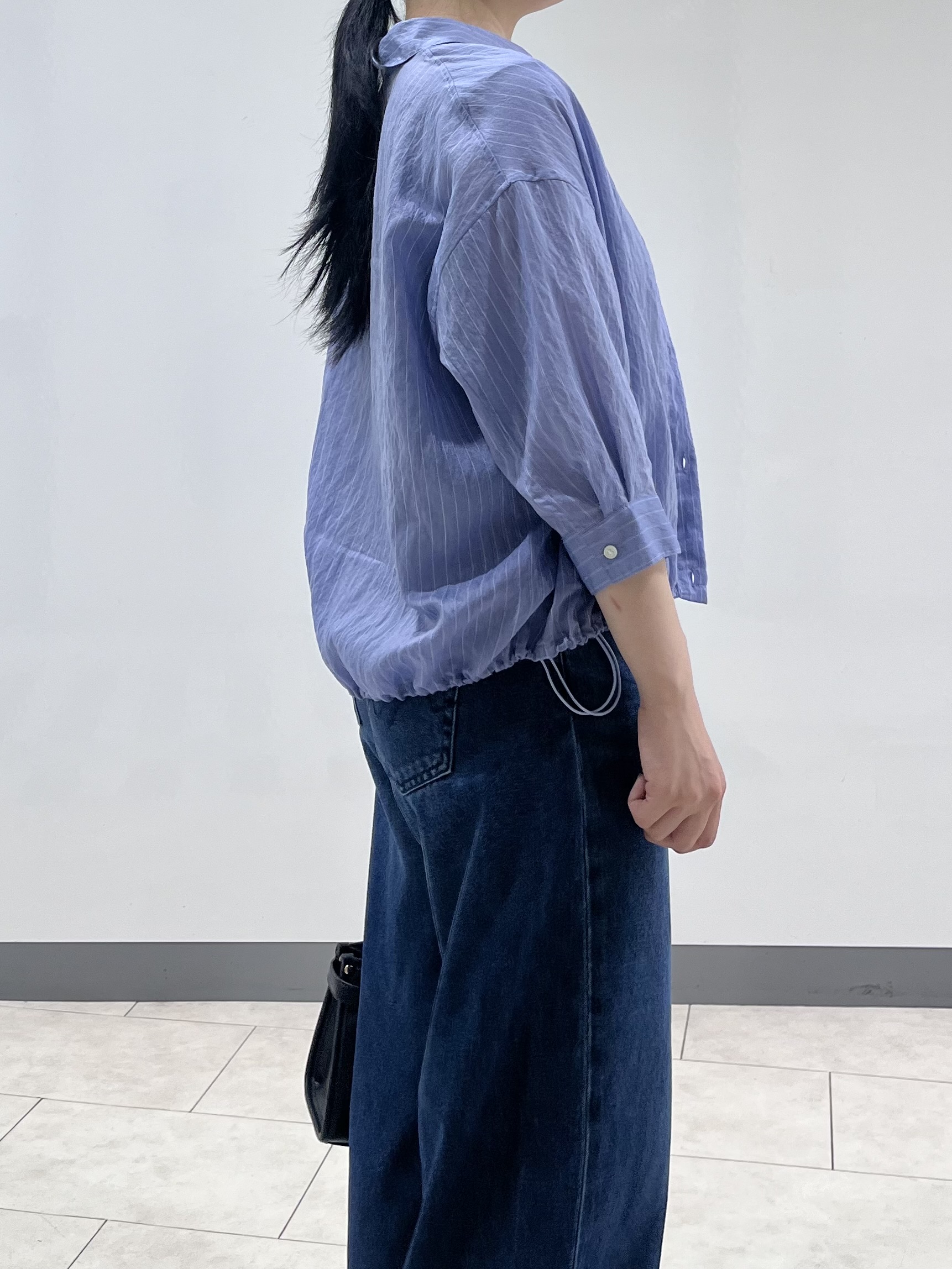 hasuさんの「INDIVI｜【シアー／7分袖】体型カバーゆったりシャツ」を使ったコーディネート