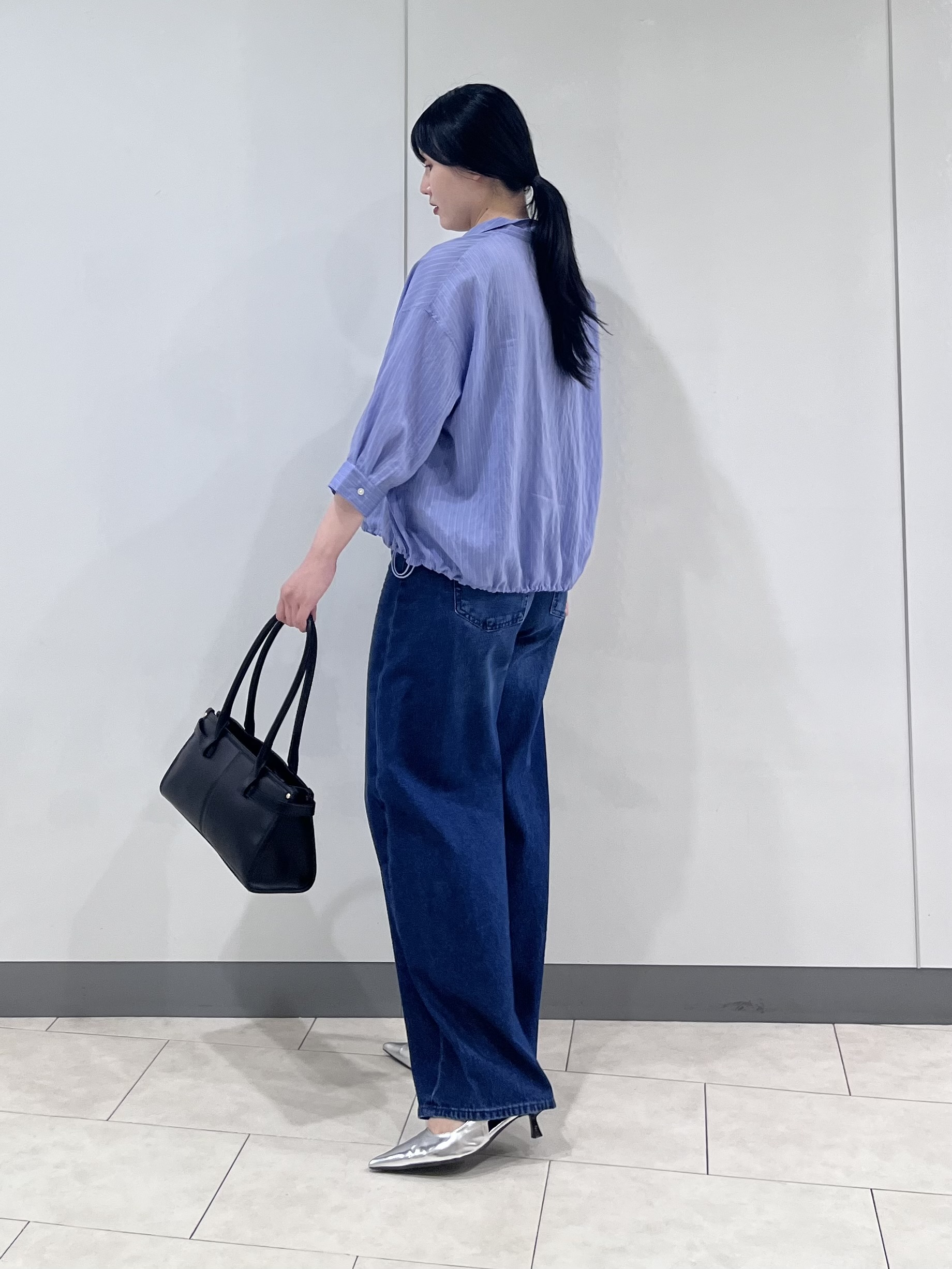 hasuさんの「INDIVI｜【シアー／7分袖】体型カバーゆったりシャツ」を使ったコーディネート