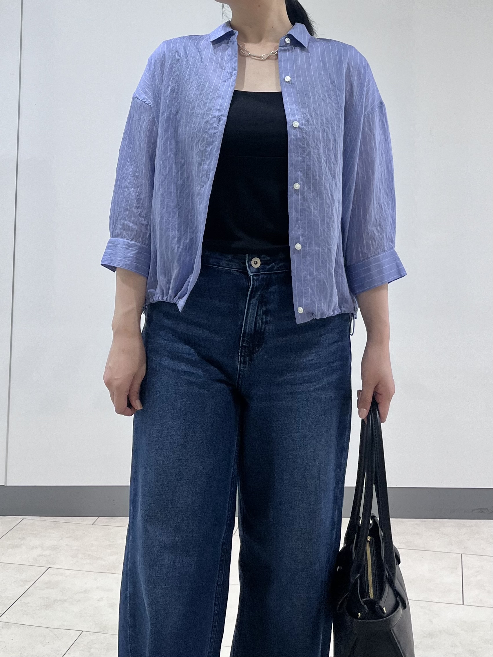 hasuさんの「INDIVI｜【シアー／7分袖】体型カバーゆったりシャツ」を使ったコーディネート