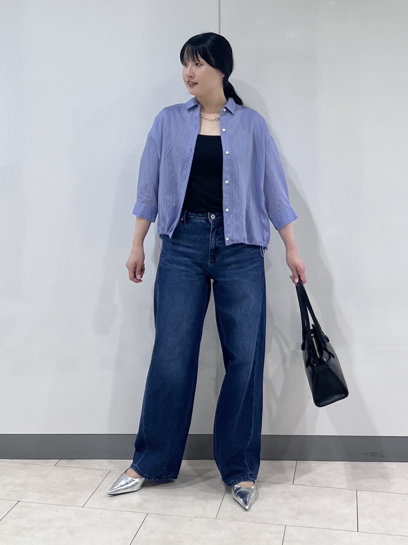 hasuさんの「INDIVI｜【シアー／7分袖】体型カバーゆったりシャツ」を使ったコーディネート