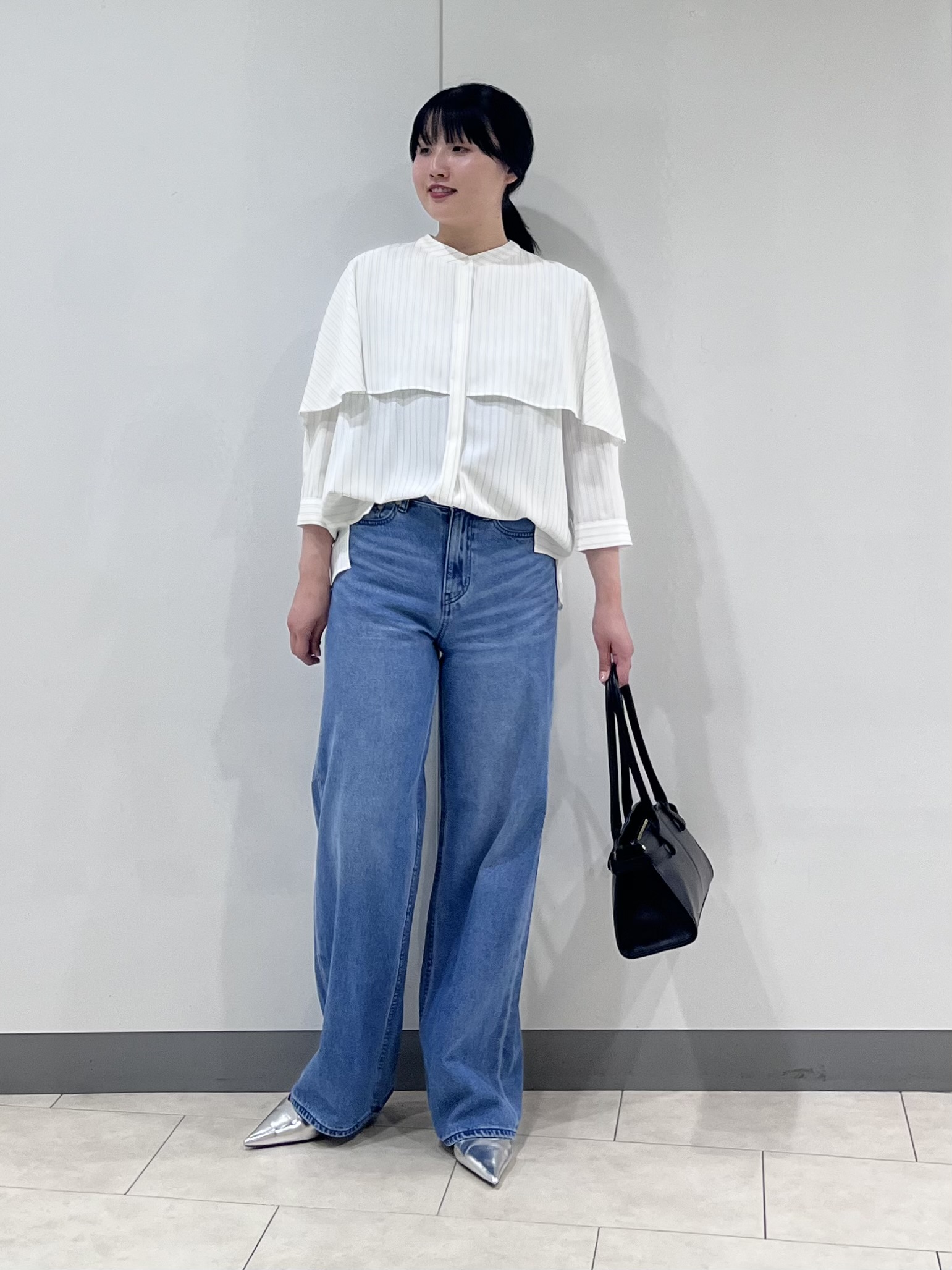 hasuさんの「INDIVI｜【接触冷感/UVケア/夏羽織り/着る日傘】ケープ風ブラウス」を使ったコーディネート