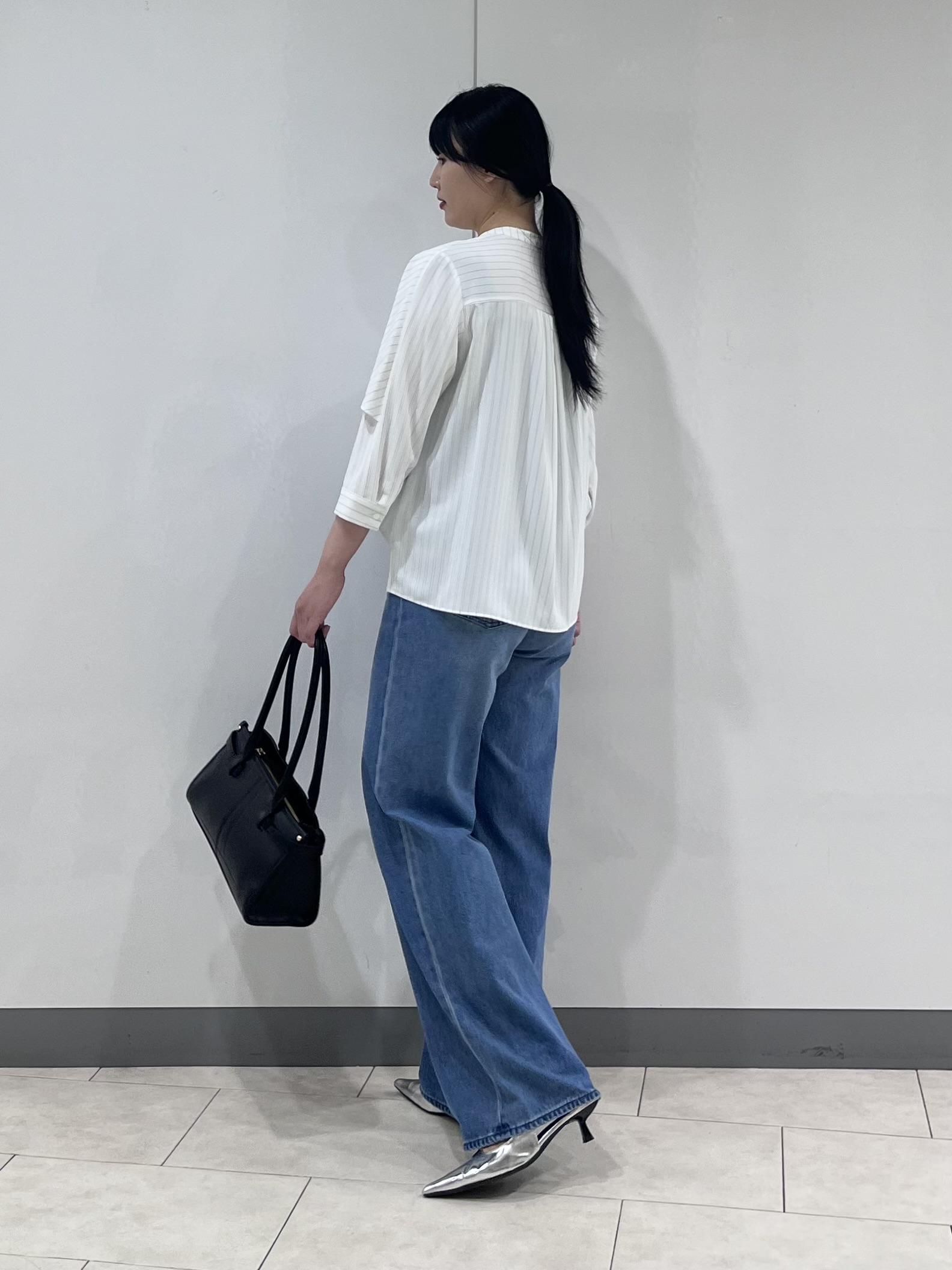 hasuさんの「INDIVI｜【接触冷感/UVケア/夏羽織り/着る日傘】ケープ風ブラウス」を使ったコーディネート