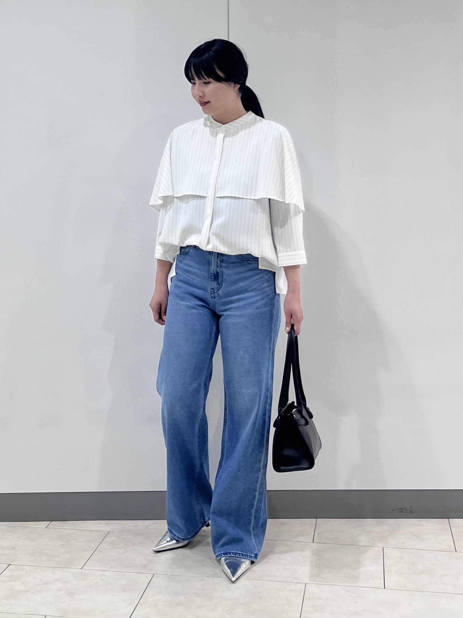hasuさんの「INDIVI｜【接触冷感/UVケア/夏羽織り/着る日傘】ケープ風ブラウス」を使ったコーディネート
