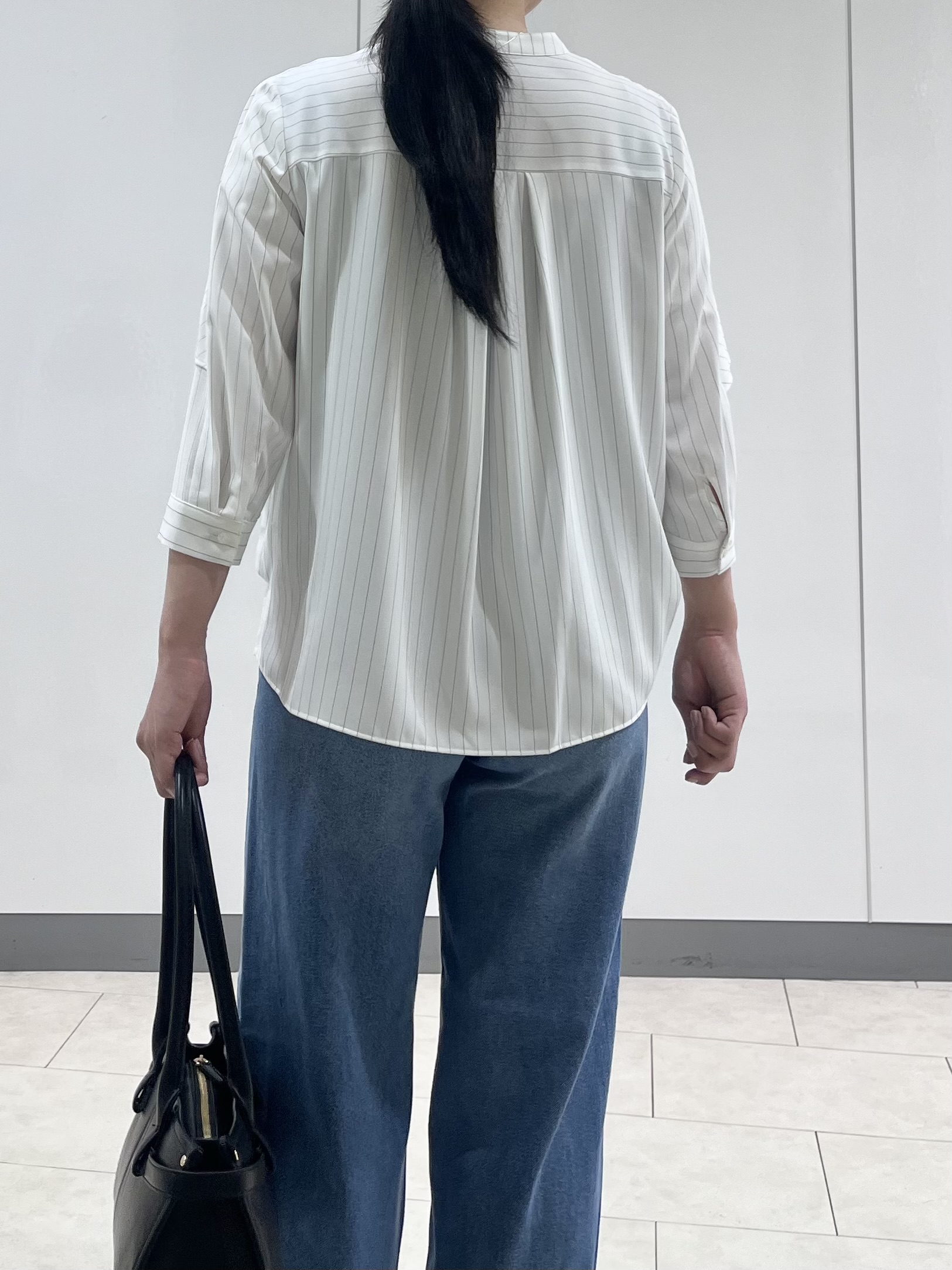 hasuさんの「INDIVI｜【接触冷感/UVケア/夏羽織り/着る日傘】ケープ風ブラウス」を使ったコーディネート