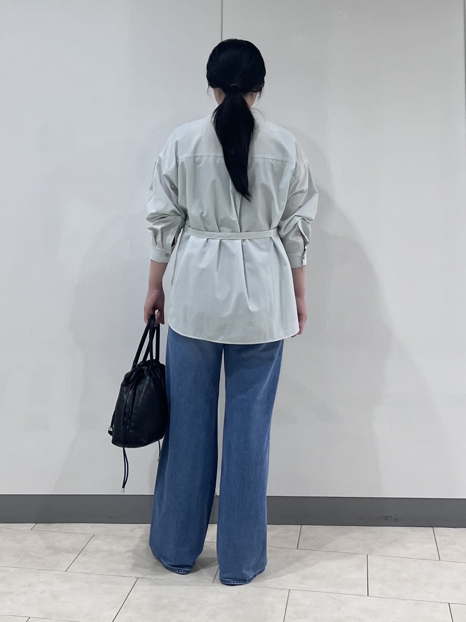 hasuさんの「INDIVI｜【UVケア／接触冷感／ベルト付】サッカー素材シャツ」を使ったコーディネート