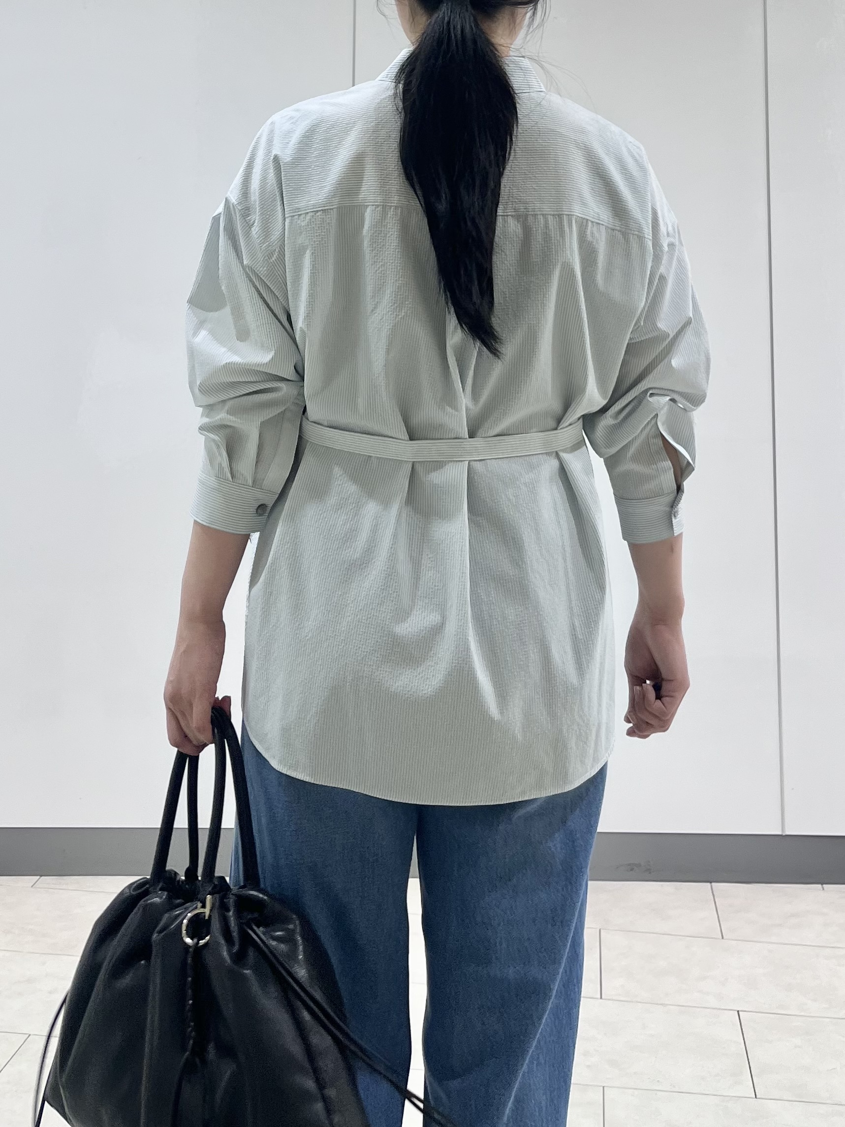 hasuさんの「INDIVI｜【UVケア／接触冷感／ベルト付】サッカー素材シャツ」を使ったコーディネート