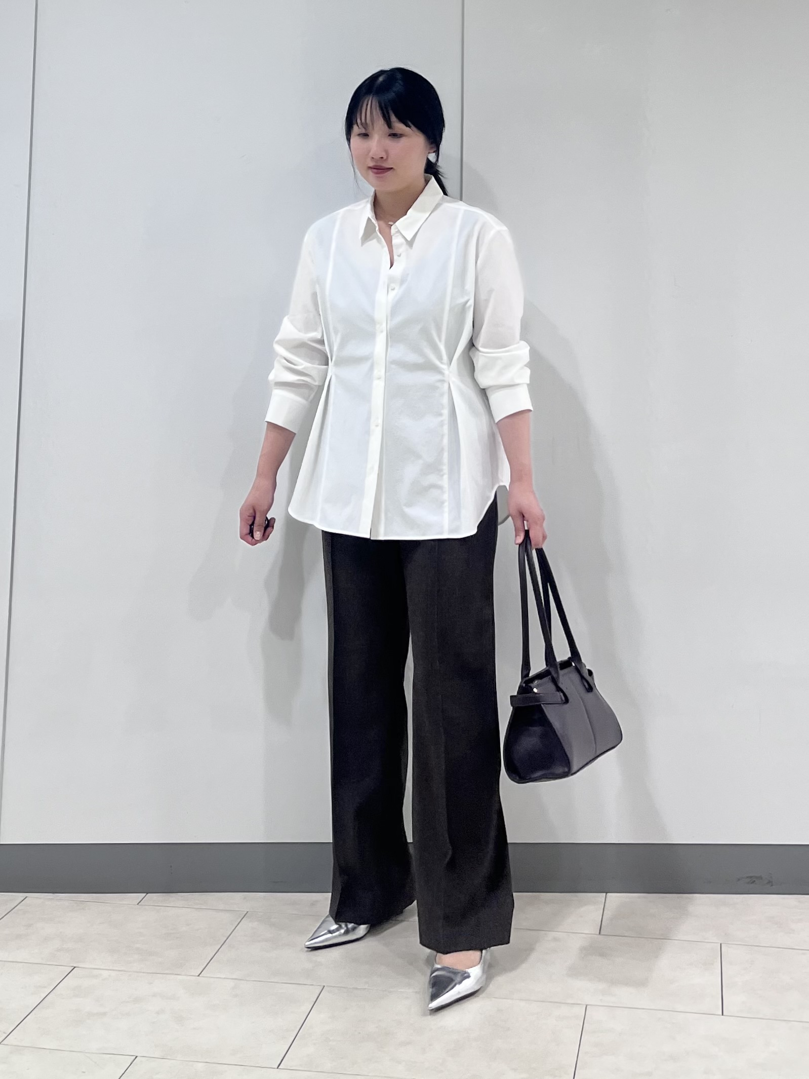 hasuさんの「INDIVI｜【UV／接触冷感／高ストレッチ】フロントタックシャツ」を使ったコーディネート