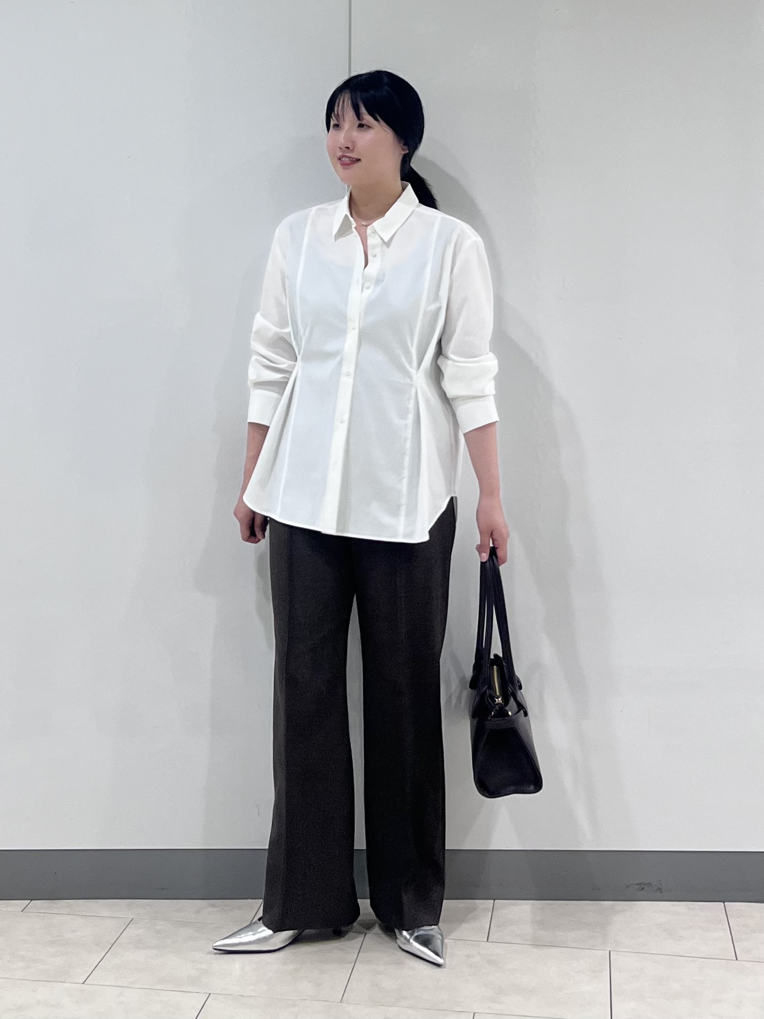hasuさんの「INDIVI｜【UV／接触冷感／高ストレッチ】フロントタックシャツ」を使ったコーディネート