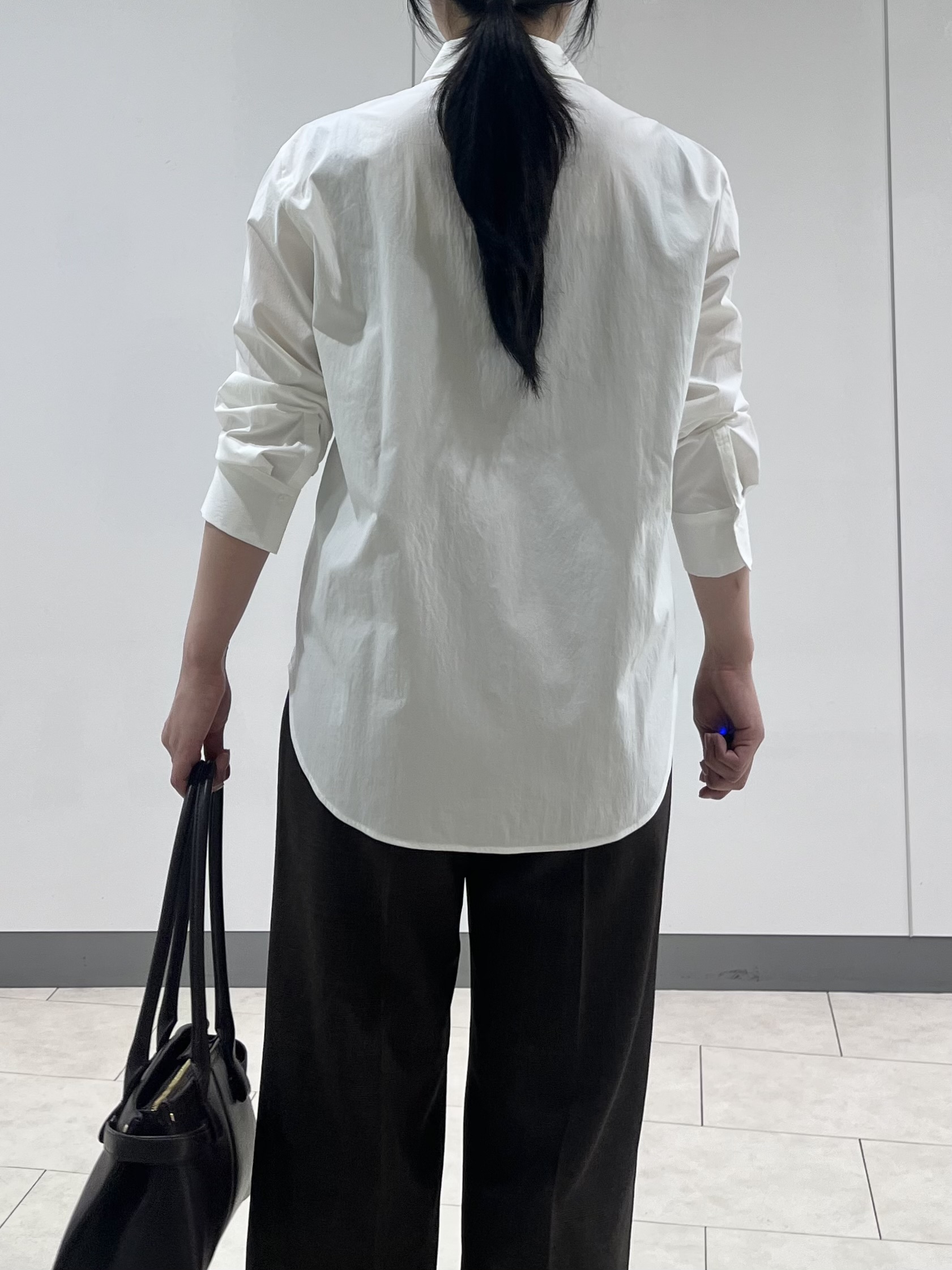 hasuさんの「INDIVI｜【UV／接触冷感／高ストレッチ】フロントタックシャツ」を使ったコーディネート