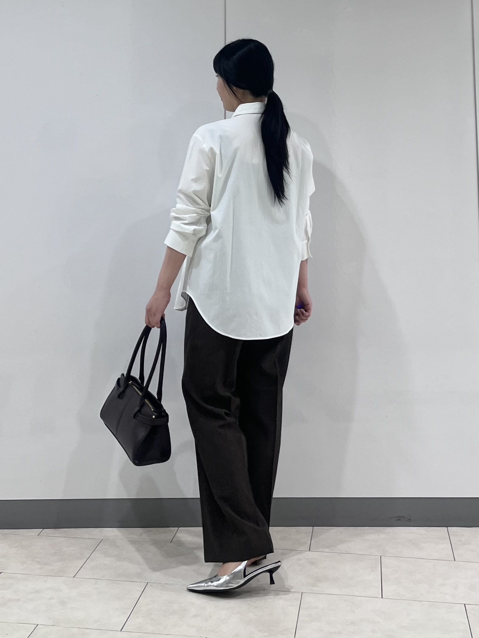 hasuさんの「INDIVI｜【UV／接触冷感／高ストレッチ】フロントタックシャツ」を使ったコーディネート