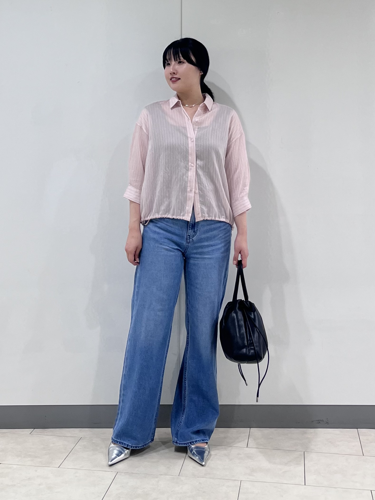 hasuさんの「INDIVI｜【シアー／7分袖】体型カバーゆったりシャツ」を使ったコーディネート