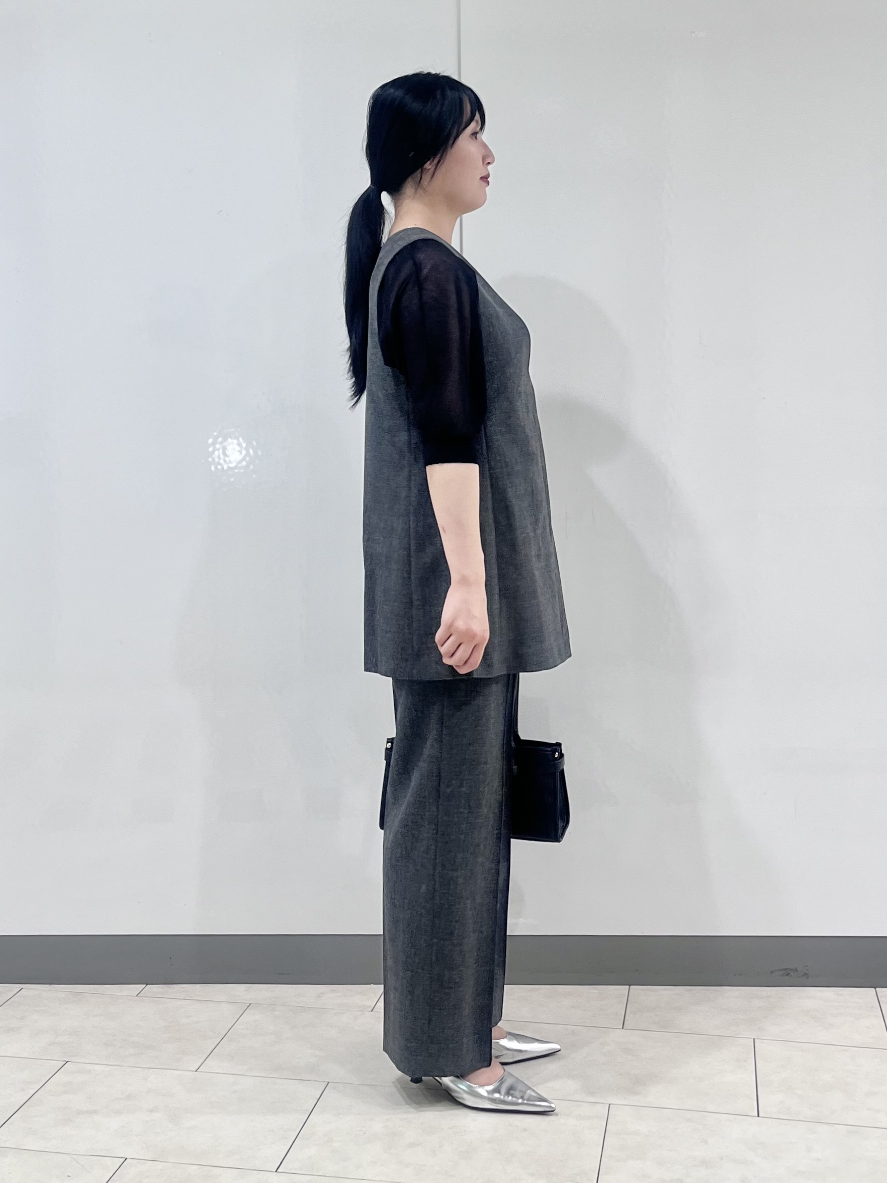 hasuさんの「INDIVI｜【UVケア／接触冷感】リネン風チュニックベスト」を使ったコーディネート
