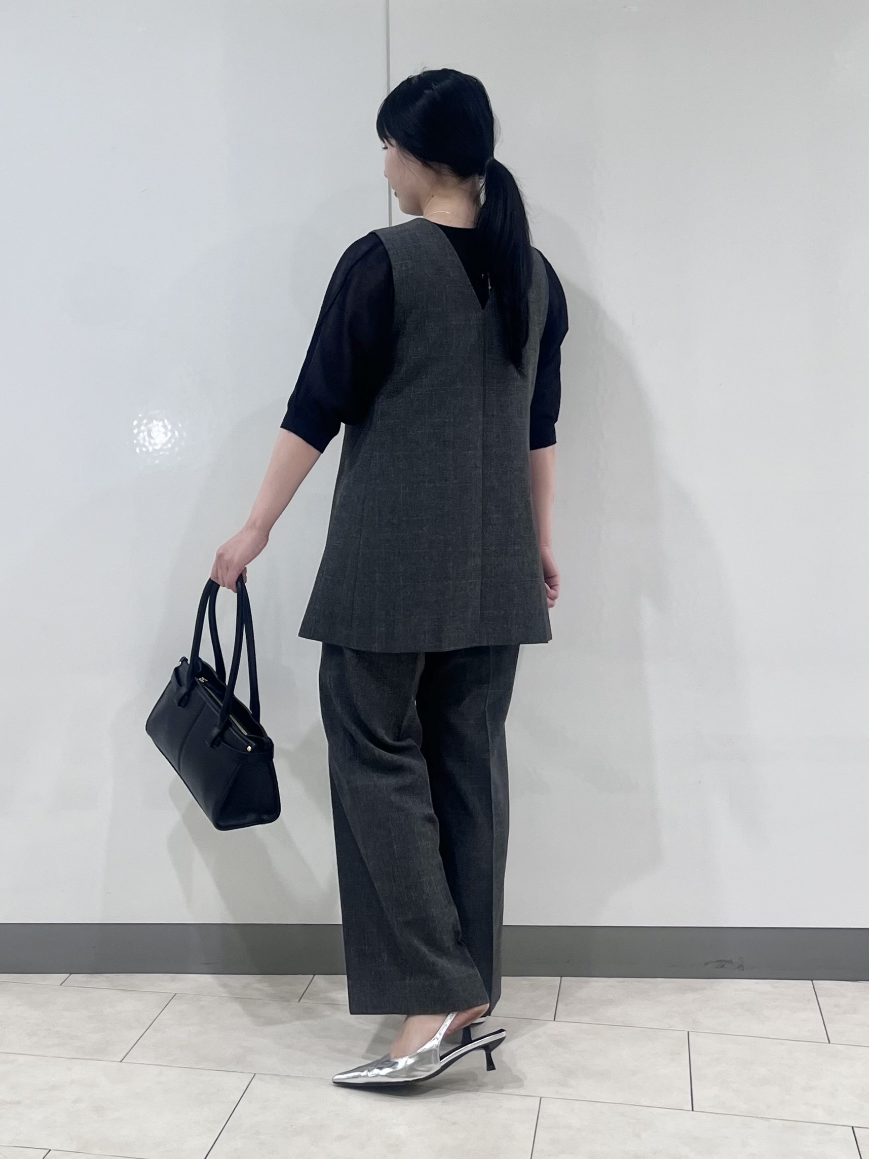 hasuさんの「INDIVI｜【UVケア／接触冷感】リネン風チュニックベスト」を使ったコーディネート