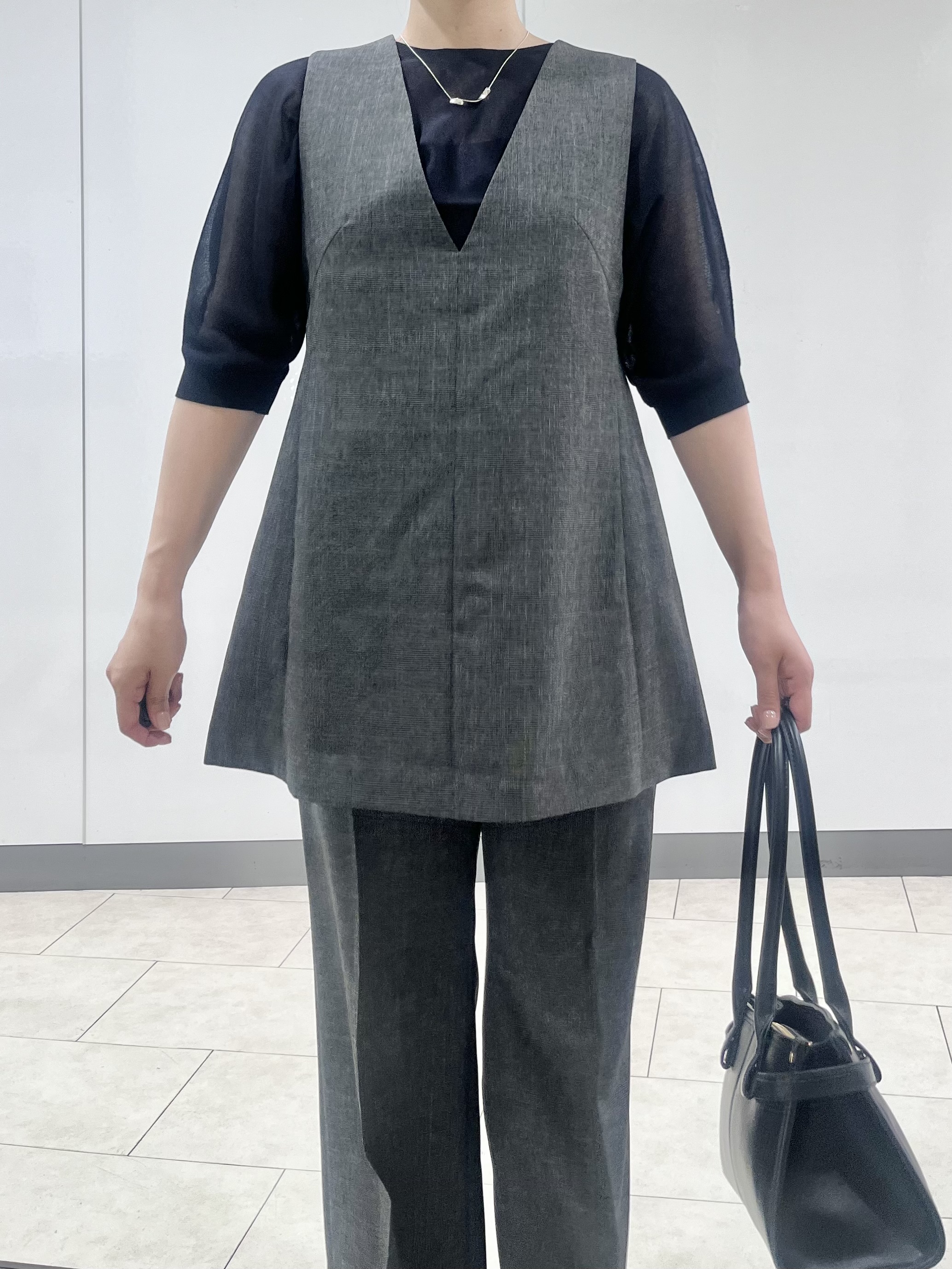 hasuさんの「INDIVI｜【UVケア／接触冷感】リネン風チュニックベスト」を使ったコーディネート