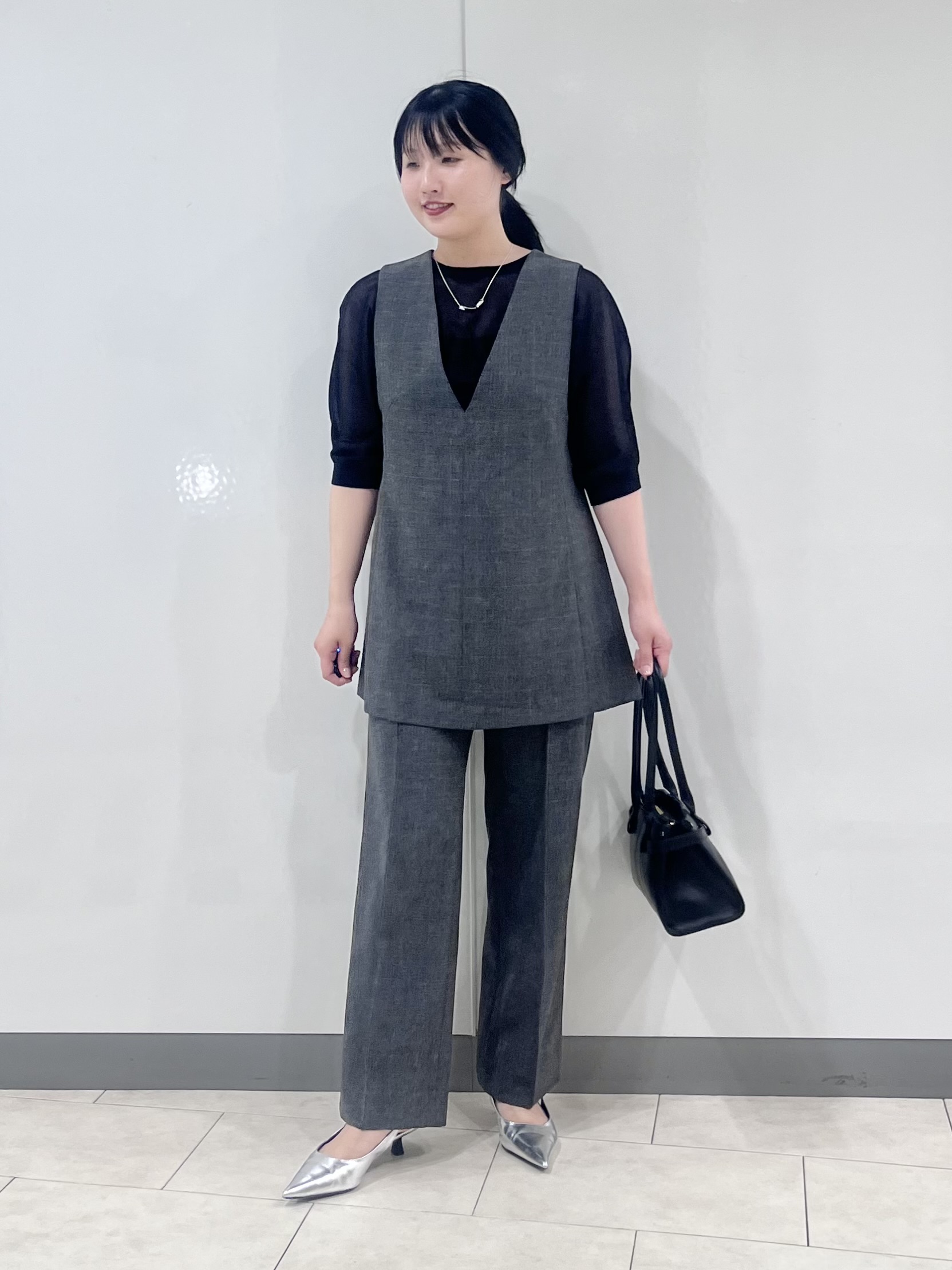hasuさんの「INDIVI｜【UVケア／接触冷感】リネン風チュニックベスト」を使ったコーディネート