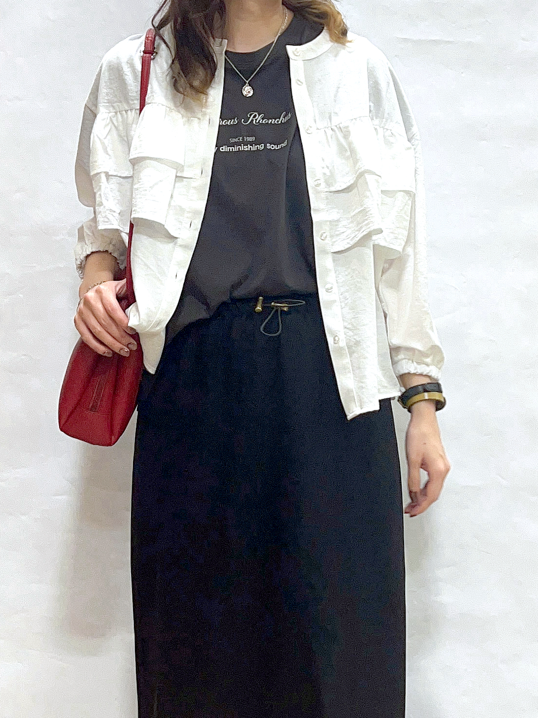 まっつんさんの「SHOO･LA･RUE｜【S-LL/洗濯機可】1枚で華やか フロントティアードブラウス」を使ったコーディネート
