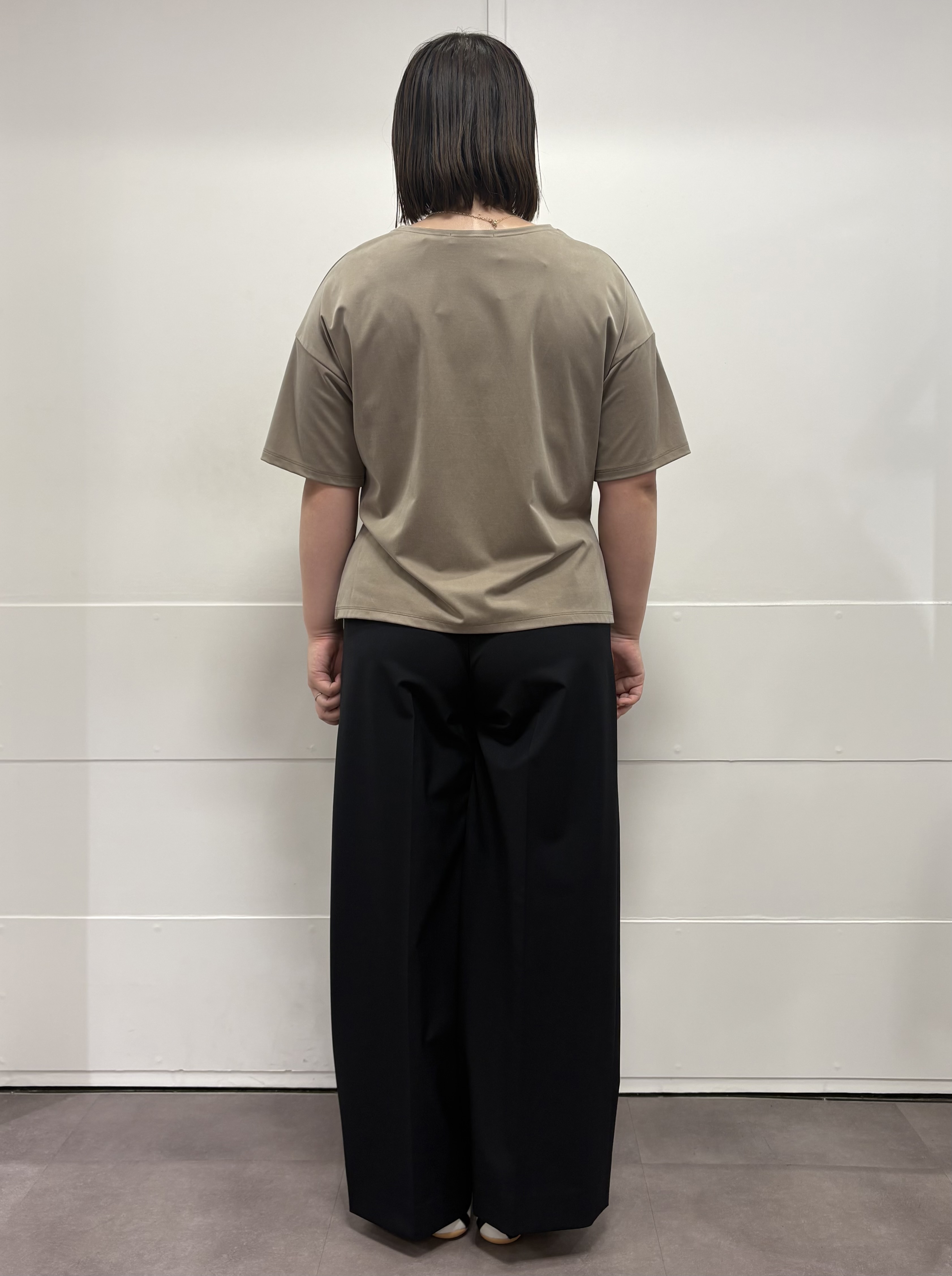MIさんの「UNTITLED｜【きれいめTシャツ/セットアップ可】ヴィンテージライクプルオーバー」を使ったコーディネート