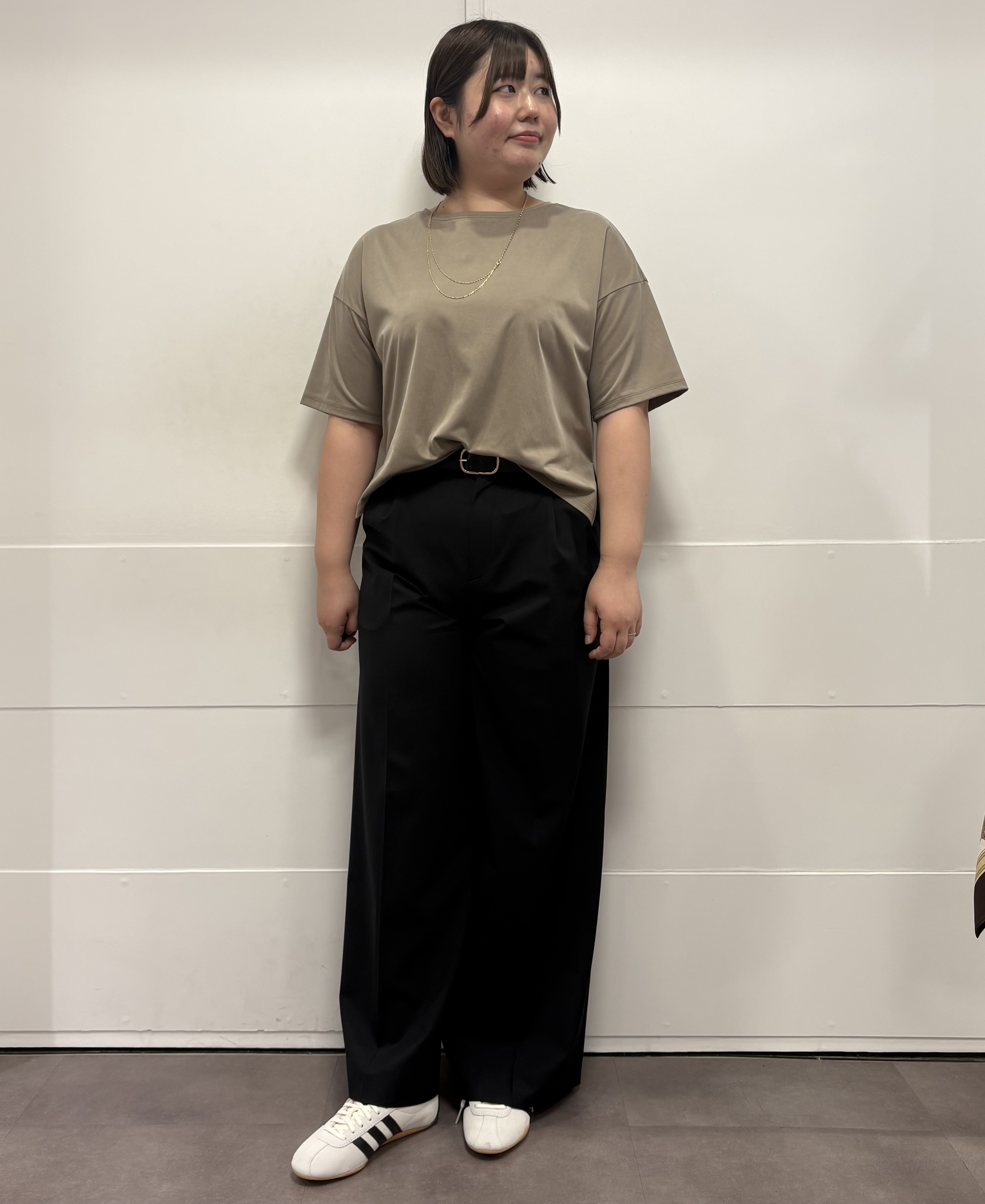 MIさんの「UNTITLED｜【きれいめTシャツ/セットアップ可】ヴィンテージライクプルオーバー」を使ったコーディネート