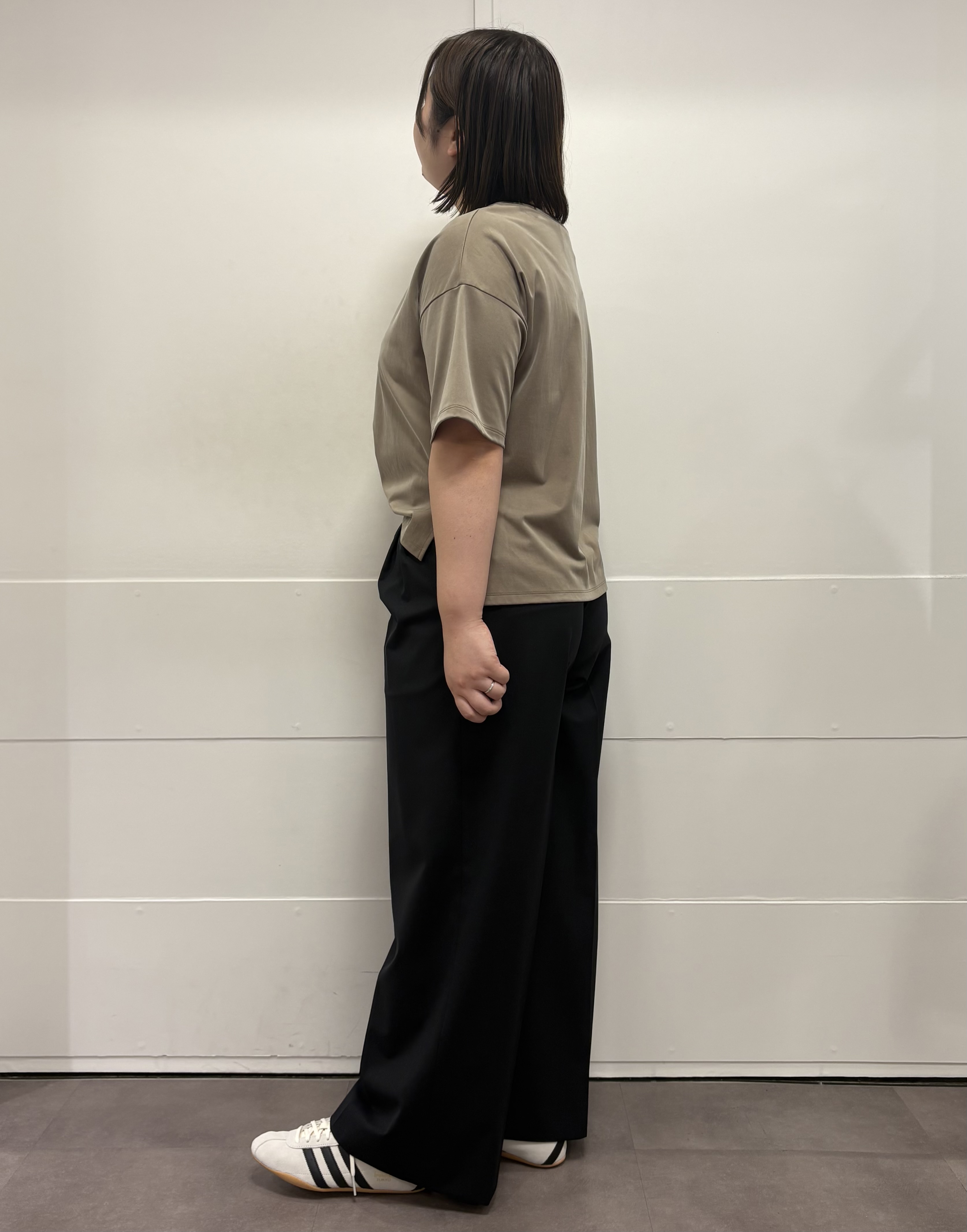 MIさんの「UNTITLED｜【きれいめTシャツ/セットアップ可】ヴィンテージライクプルオーバー」を使ったコーディネート
