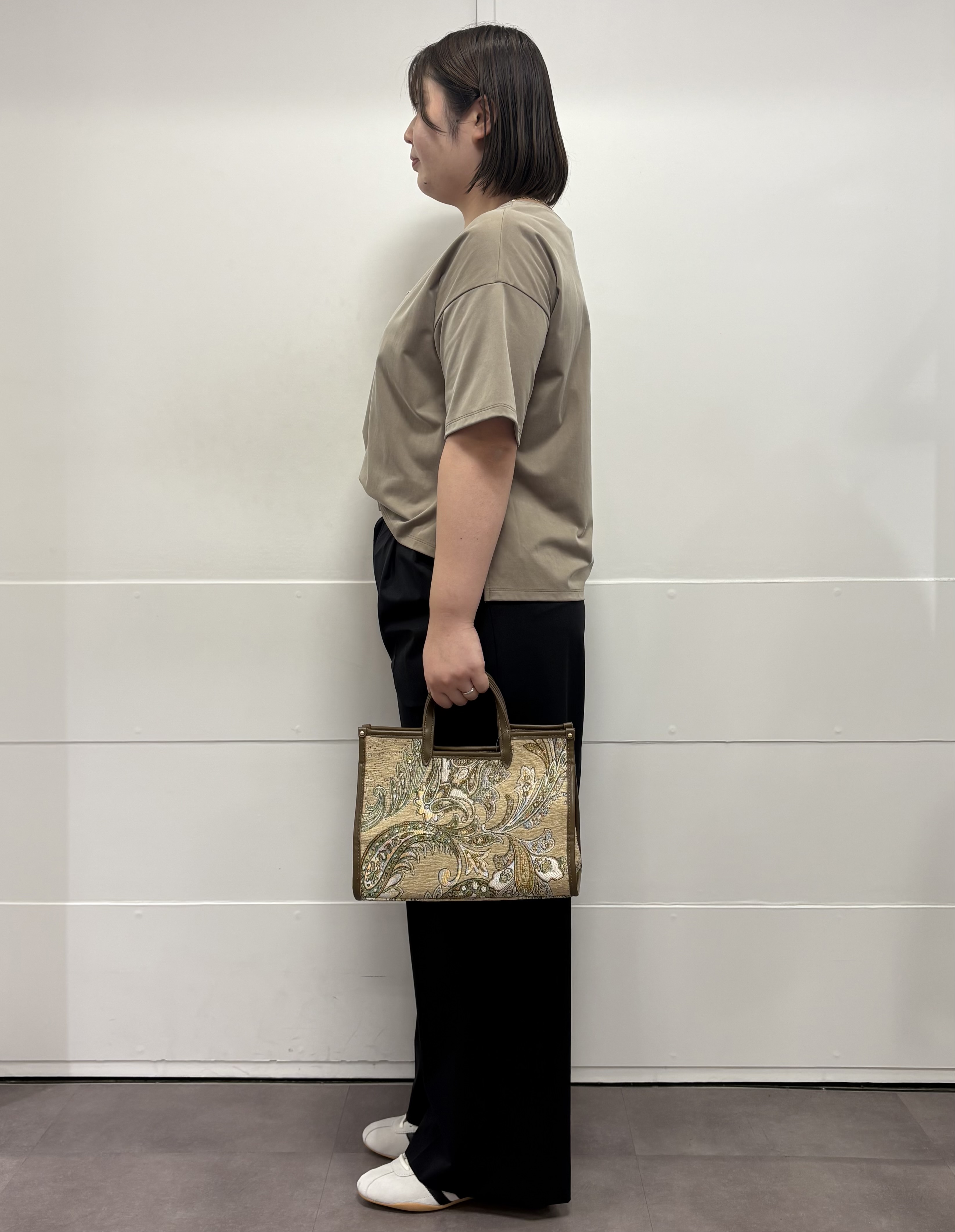 MIさんの「UNTITLED｜【きれいめTシャツ/セットアップ可】ヴィンテージライクプルオーバー」を使ったコーディネート