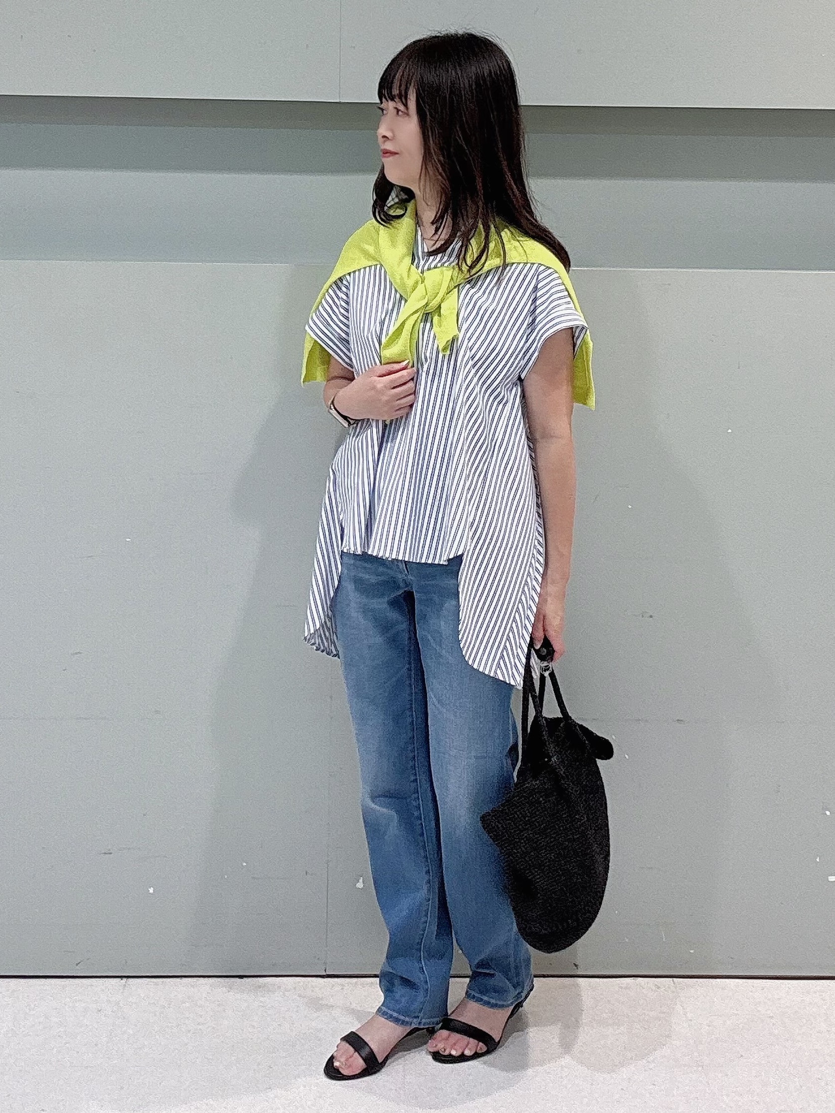 makiさんの「UNTITLED｜【吸水速乾/接触冷感】バックプリーツデザインブラウス」を使ったコーディネート