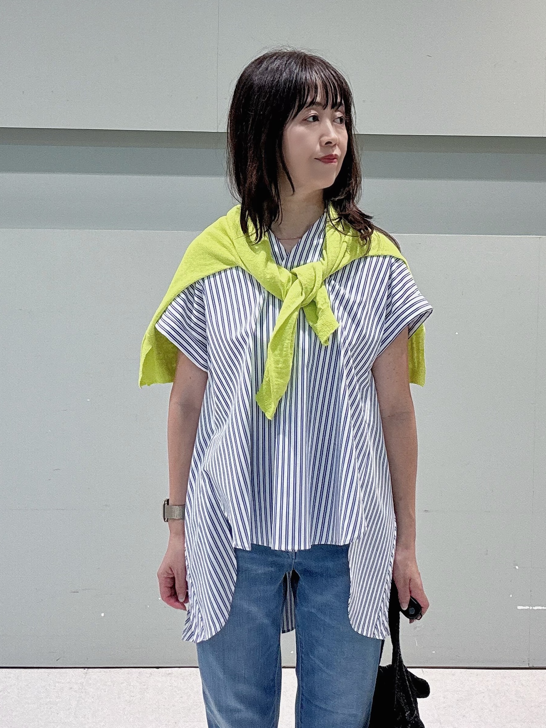 makiさんの「UNTITLED｜【吸水速乾/接触冷感】バックプリーツデザインブラウス」を使ったコーディネート