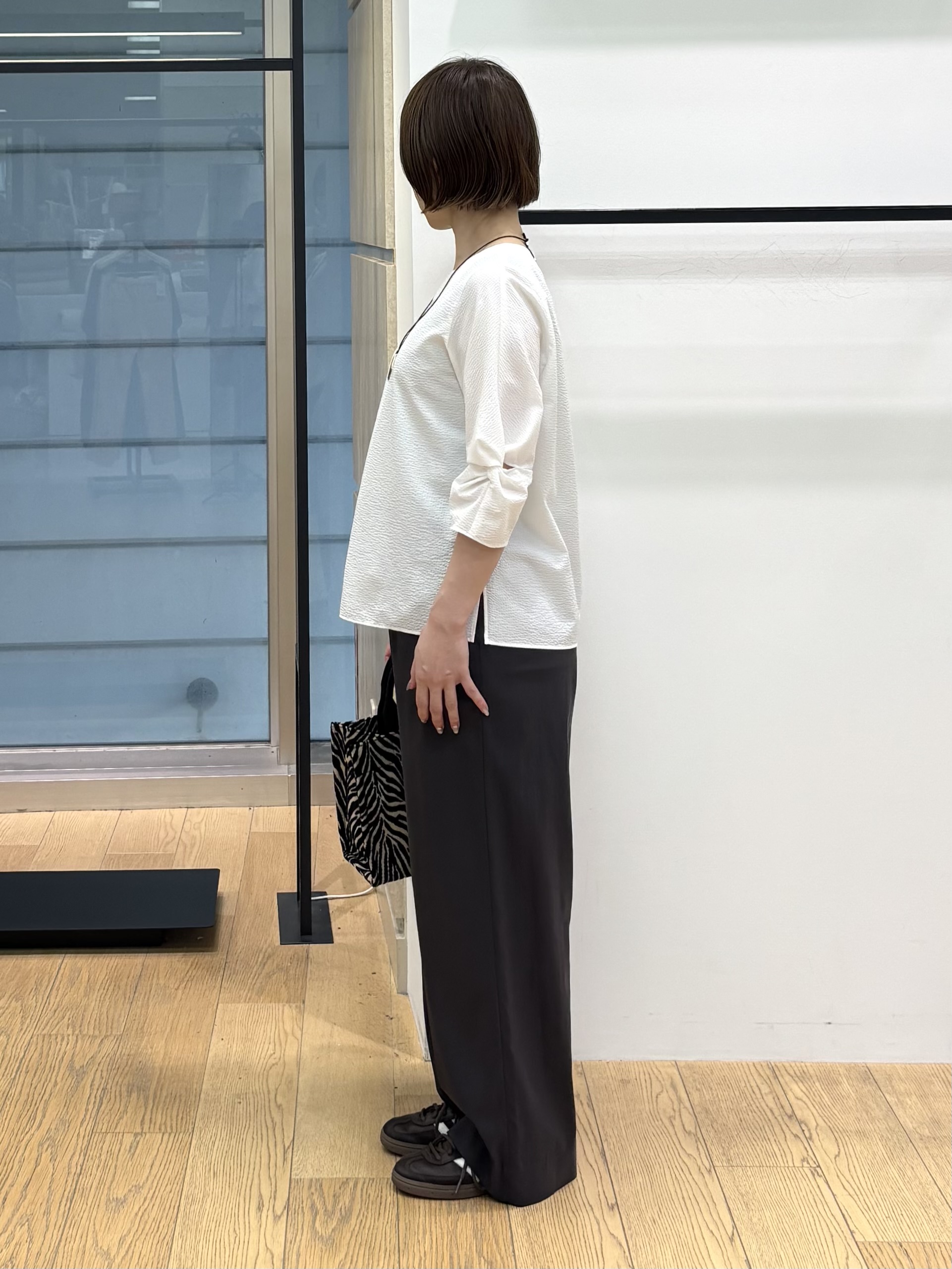 asamiさんの「INDIVI｜【洗える／UVケア】ねじり袖サッカートップス」を使ったコーディネート