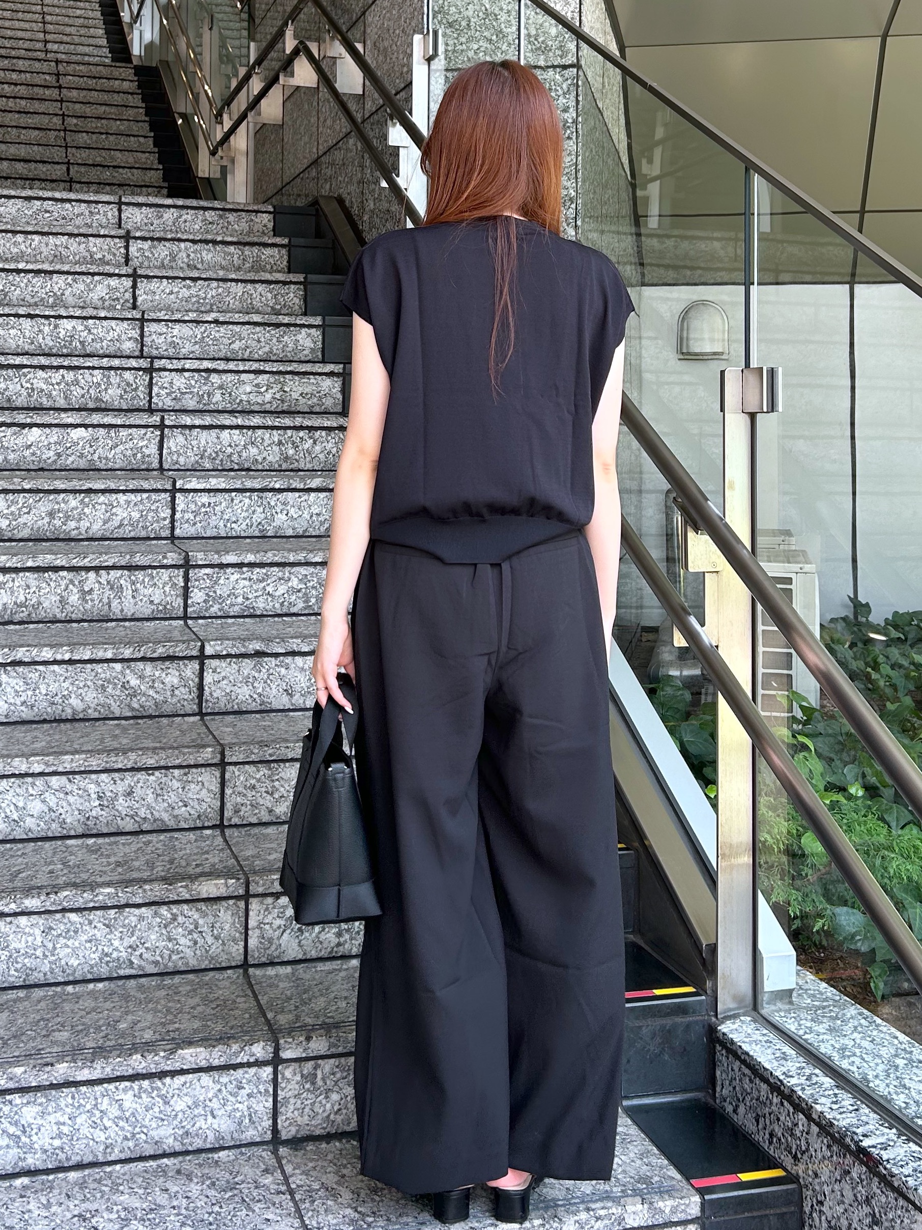 Risaさんの「OPAQUE.CLIP｜【UV】フリルフレンチスリーブニット《接触冷感／洗濯機OK》」を使ったコーディネート