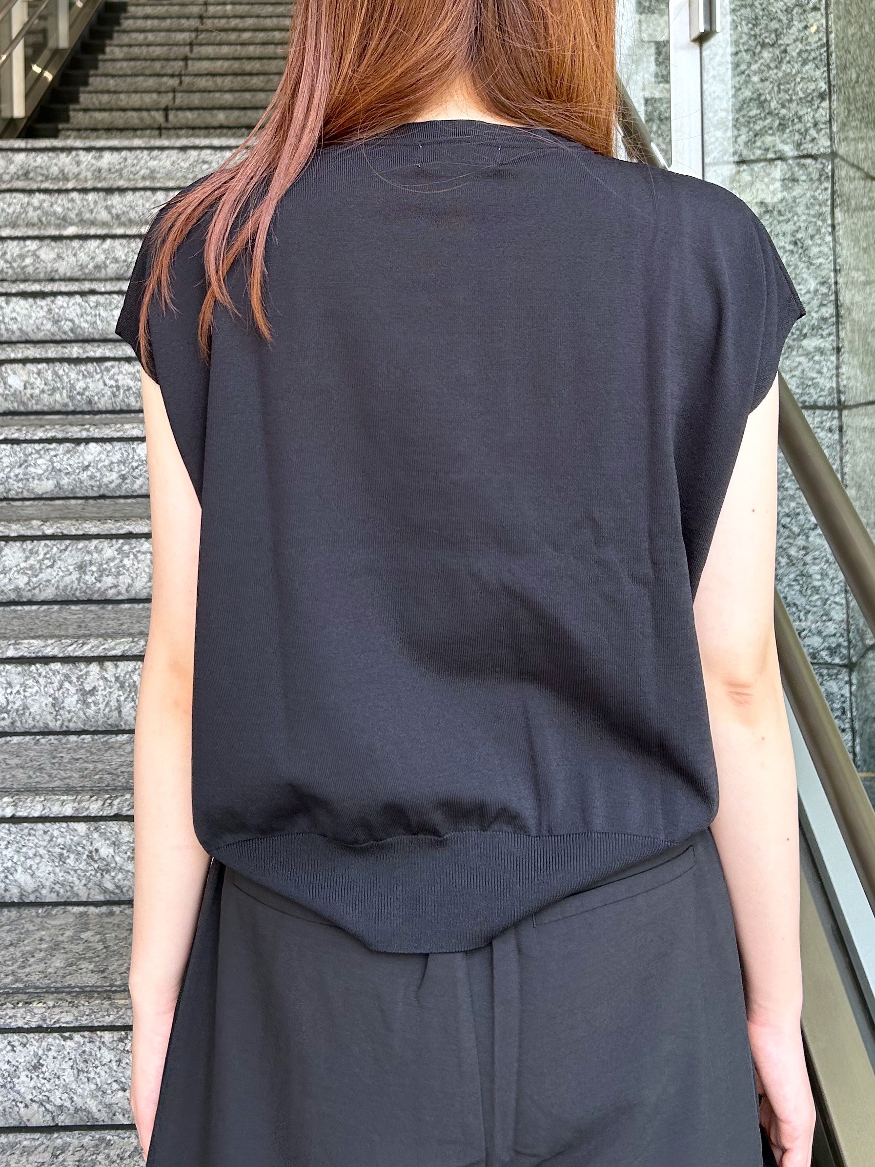 Risaさんの「OPAQUE.CLIP｜【UV】フリルフレンチスリーブニット《接触冷感／洗濯機OK》」を使ったコーディネート