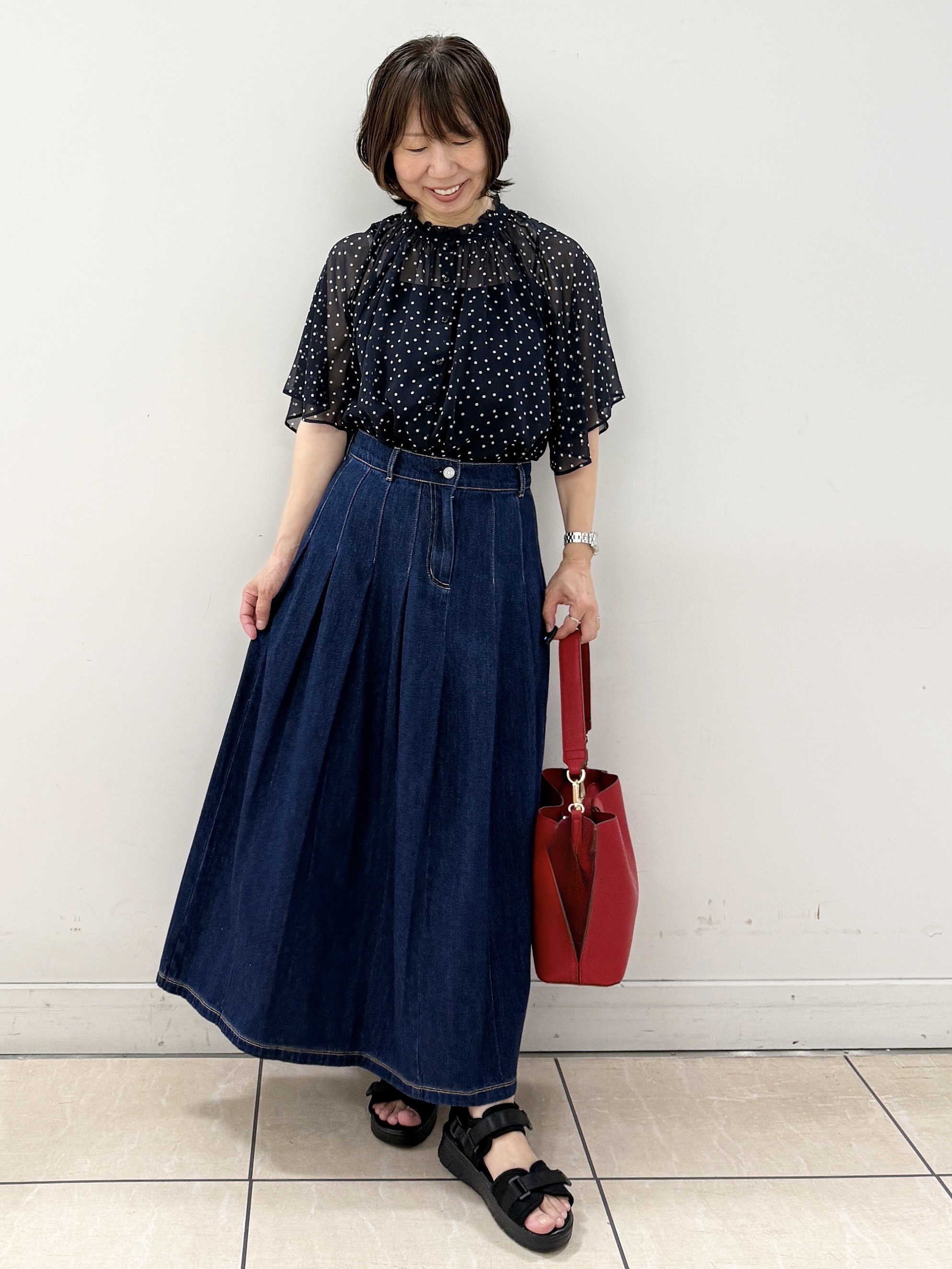 KIKIさんの「Reflect｜【セットアップ／手洗い可】ドット柄シアーブラウス」を使ったコーディネート