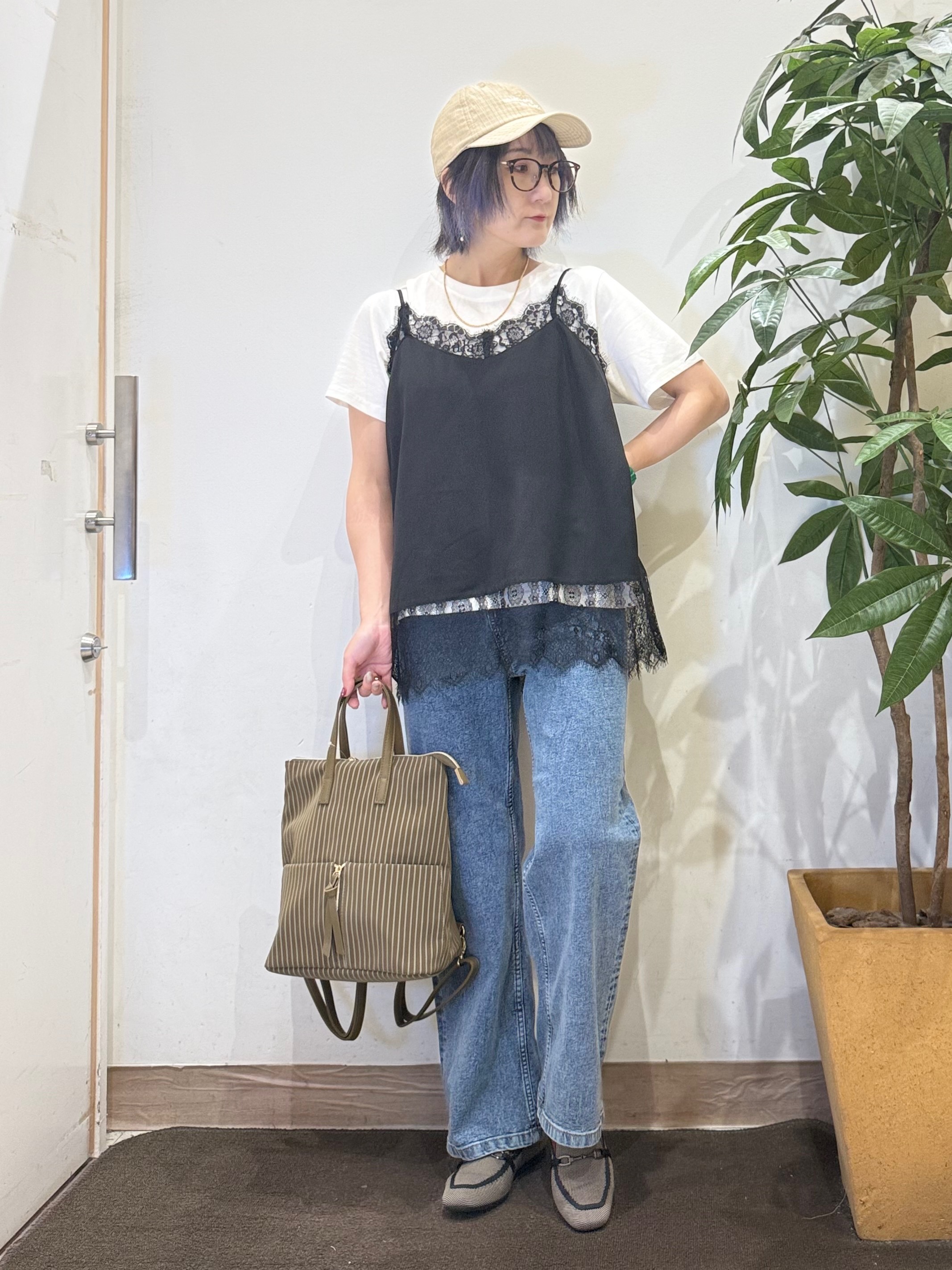 misakiさんの「SHOO･LA･RUE｜【洗濯機可/S-LL】体型カバーしながらこなれ見え レース付きキャミソール」を使ったコーディネート