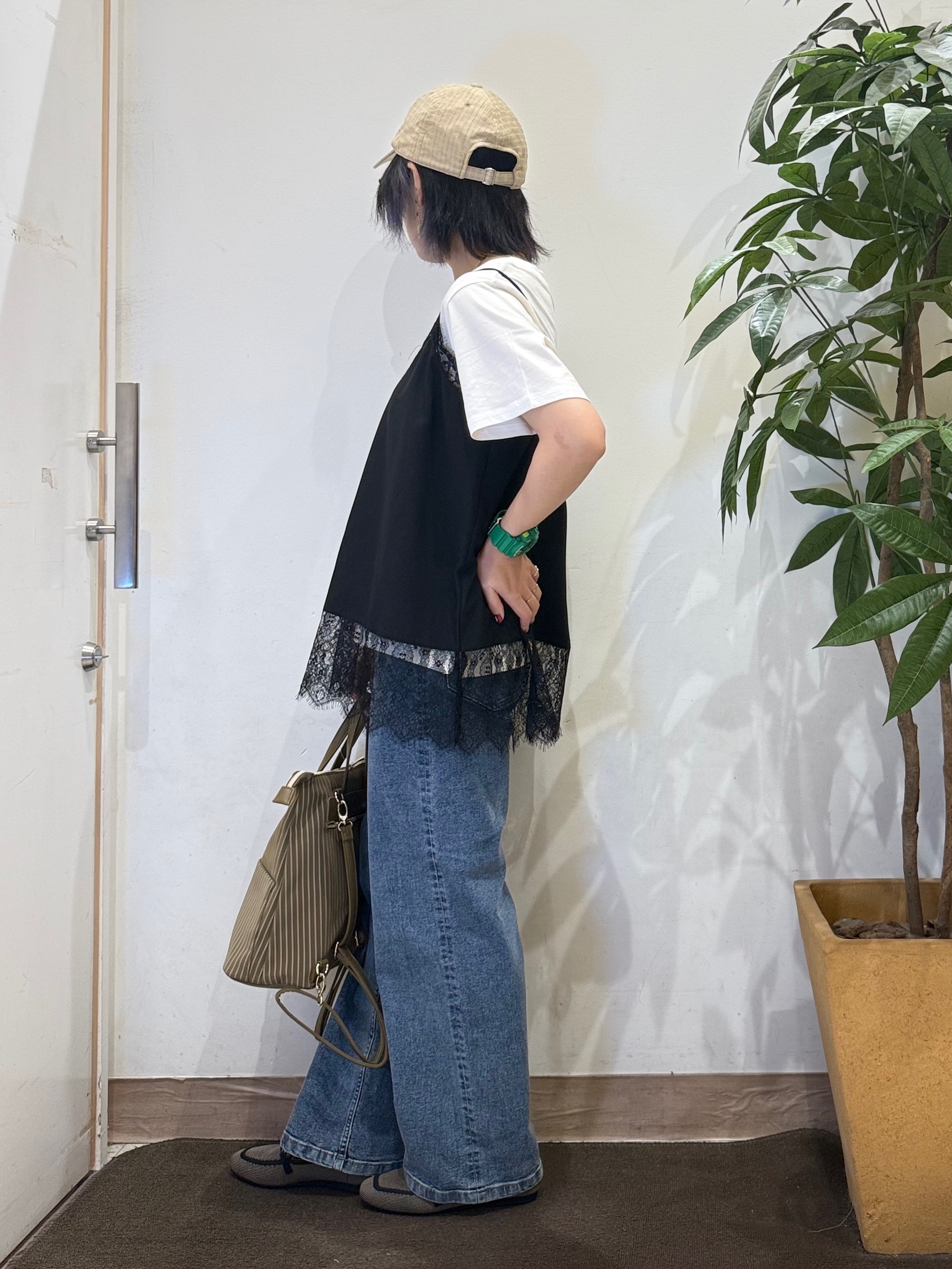 misakiさんの「SHOO･LA･RUE｜【洗濯機可/S-LL】体型カバーしながらこなれ見え レース付きキャミソール」を使ったコーディネート