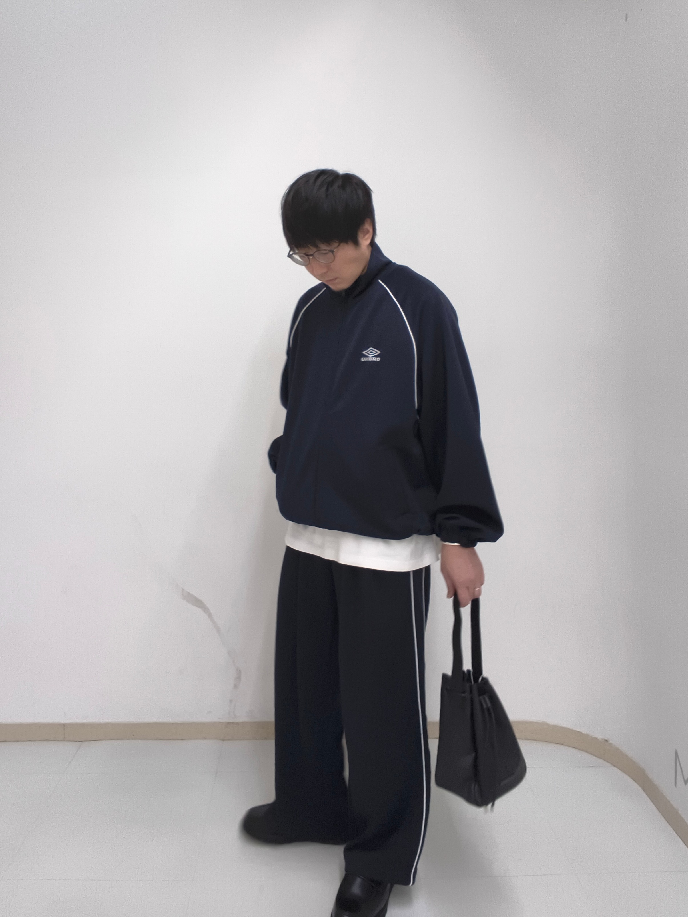 サクライさんの「tk.TAKEO KIKUCHI｜【UMBROコラボ】2WAYトラックジャケット／セットアップOK」を使ったコーディネート