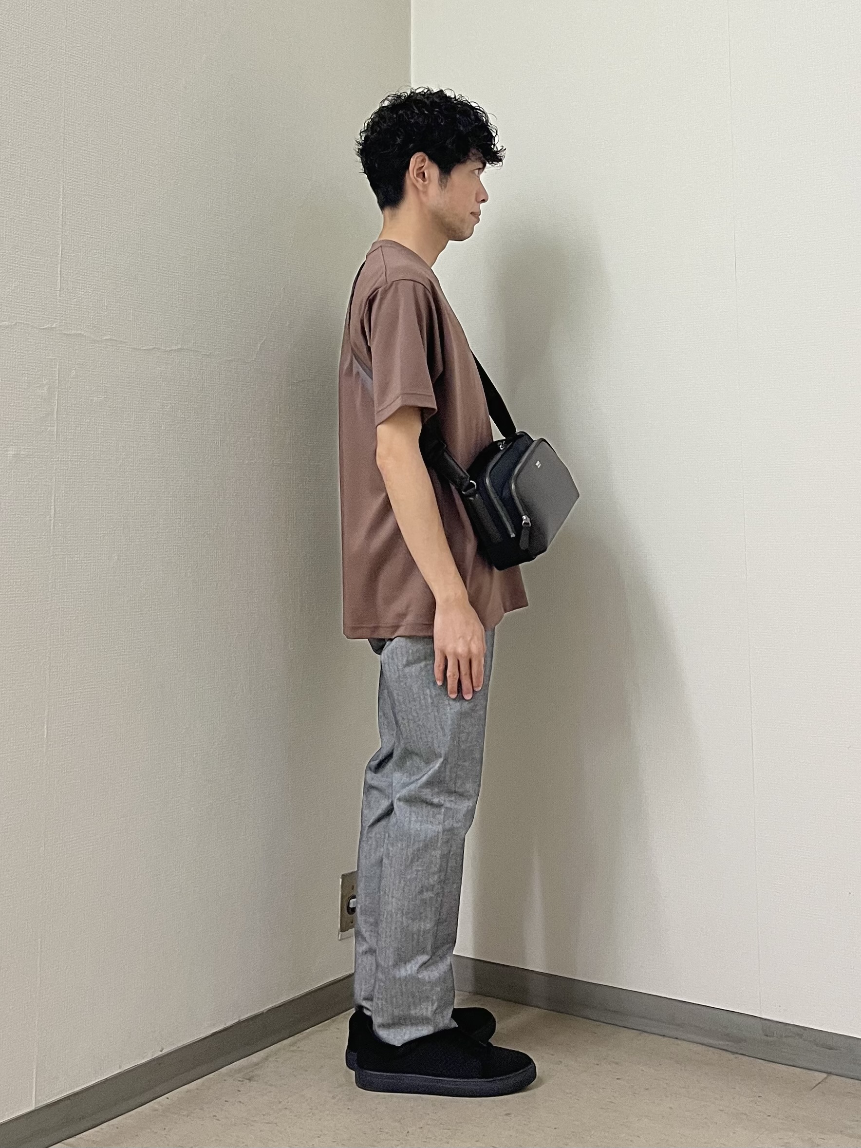 URAさんの「TAKEO KIKUCHI｜ワンストローク刺繍 半袖 Tシャツ」を使ったコーディネート