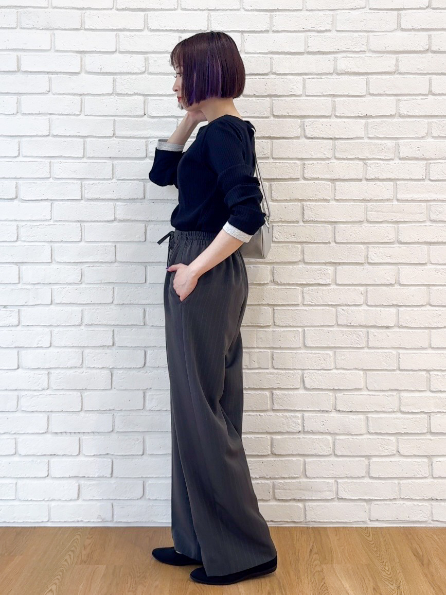 𝐜𝐡𝐢𝐤𝐚さんの「SHOO･LA･RUE｜【洗濯機可/S-LL】縦ラインですっきり お袖配色リブトップス」を使ったコーディネート