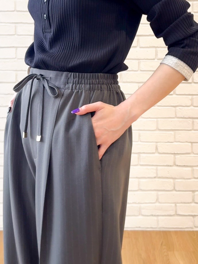 𝐜𝐡𝐢𝐤𝐚さんの「SHOO･LA･RUE｜【洗濯機可/S-LL】縦ラインですっきり お袖配色リブトップス」を使ったコーディネート