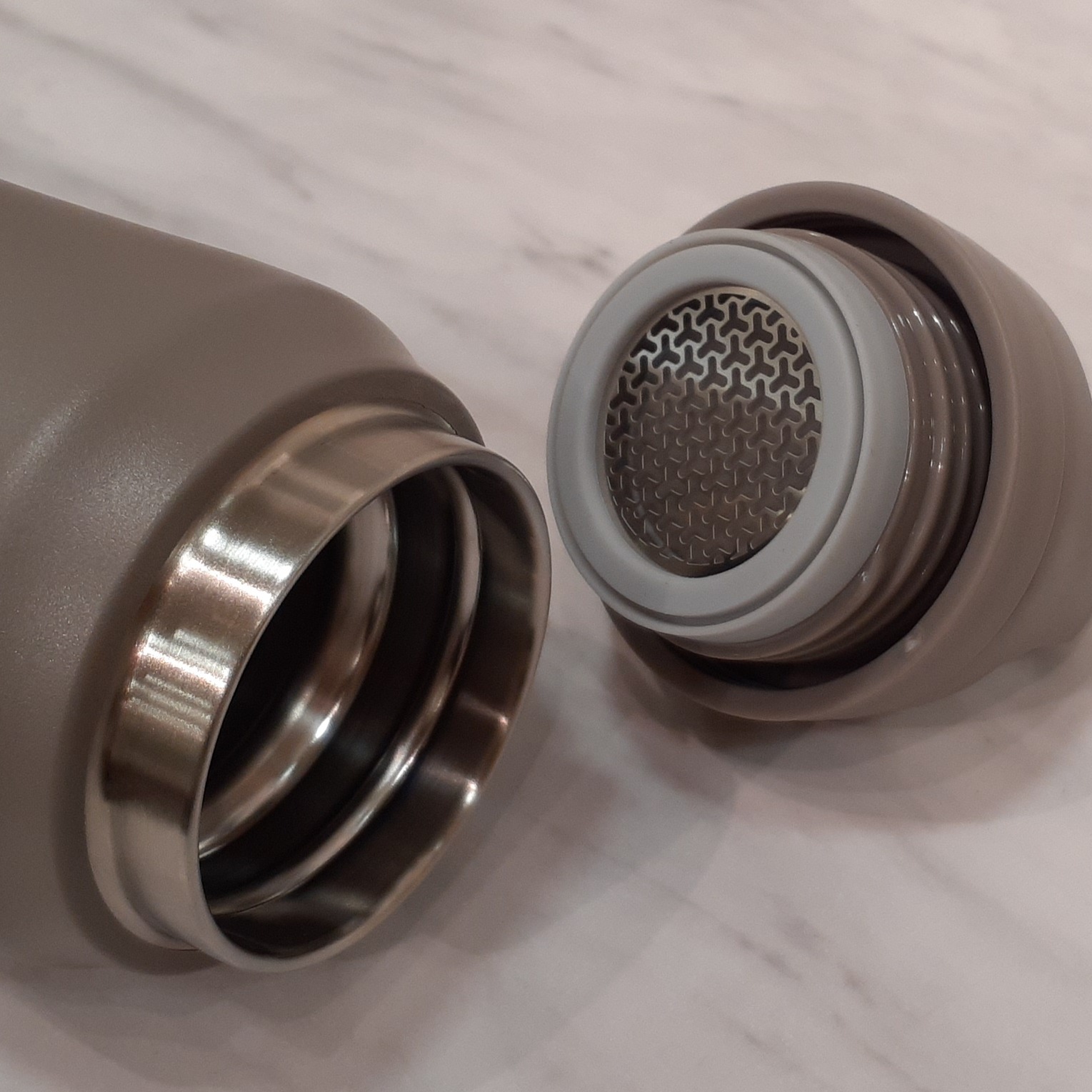 タエさんの「212 KITCHEN STORE｜holms ホルムス ワンタッチボトル 450 IV」を使ったコーディネート