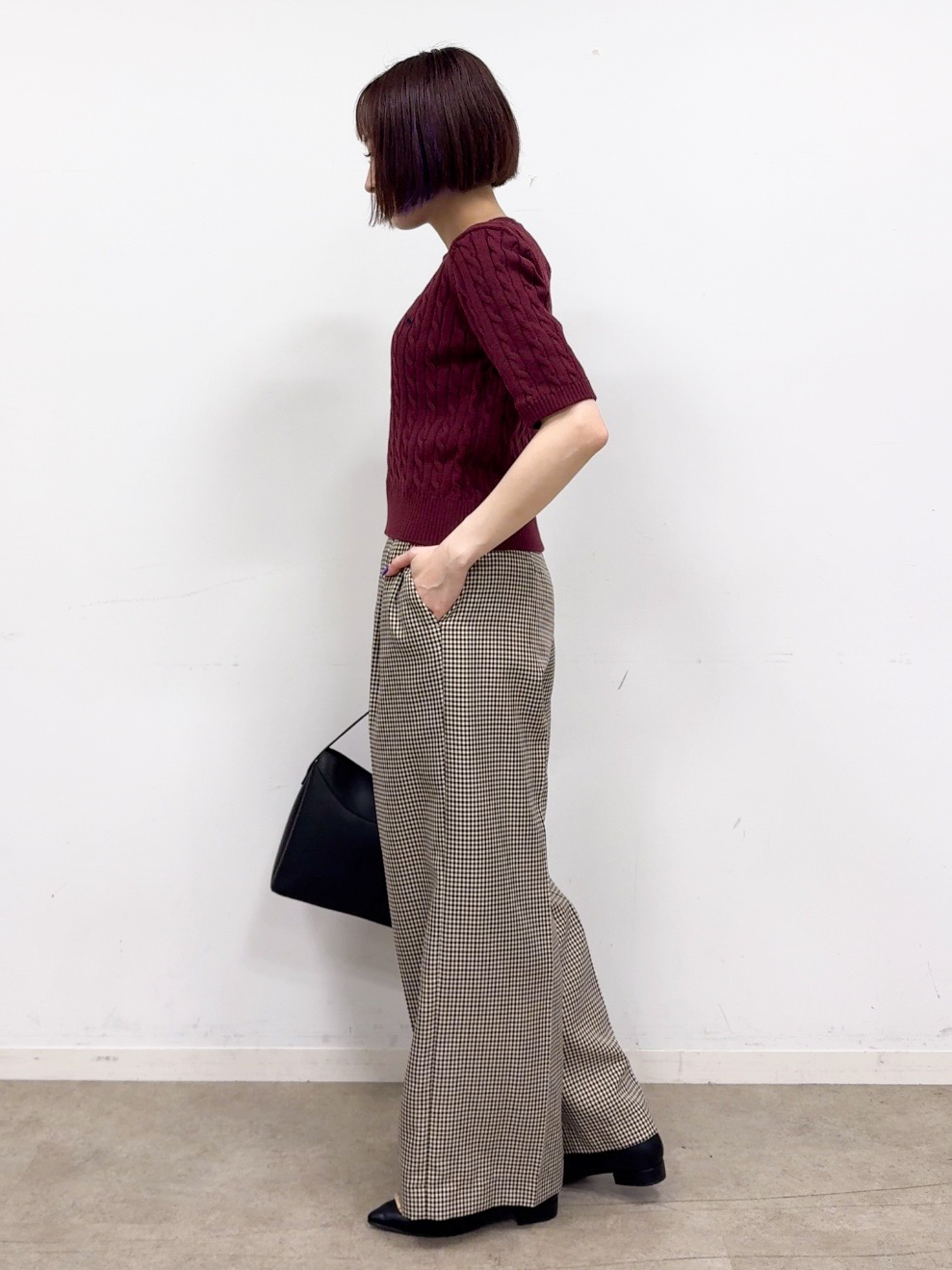𝐜𝐡𝐢𝐤𝐚さんの「THE SHOP TK｜POLO BCS/ケーブル5分袖ニット」を使ったコーディネート
