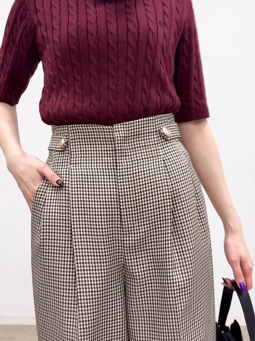 𝐜𝐡𝐢𝐤𝐚さんの「THE SHOP TK｜POLO BCS/ケーブル5分袖ニット」を使ったコーディネート