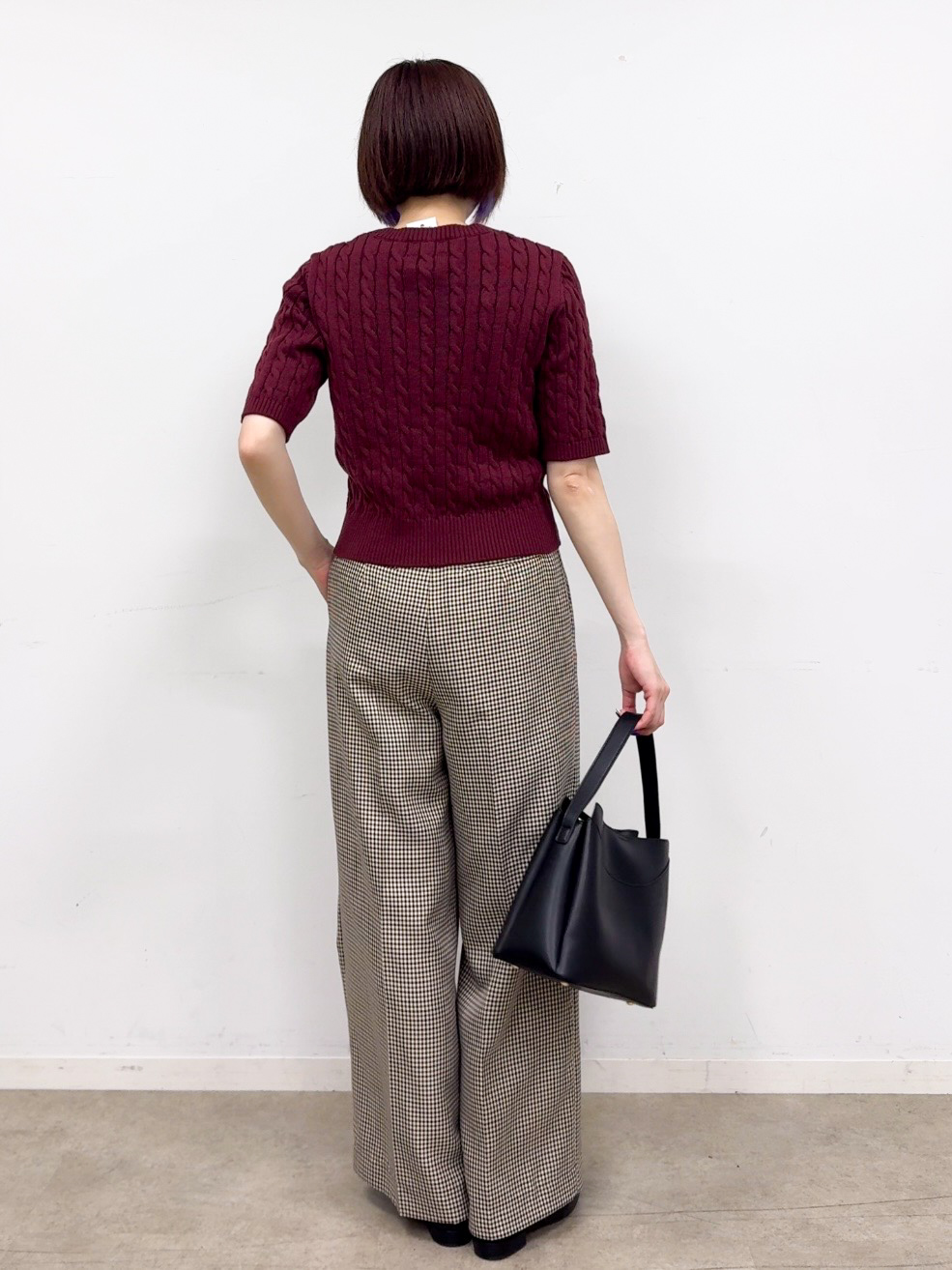 𝐜𝐡𝐢𝐤𝐚さんの「THE SHOP TK｜POLO BCS/ケーブル5分袖ニット」を使ったコーディネート