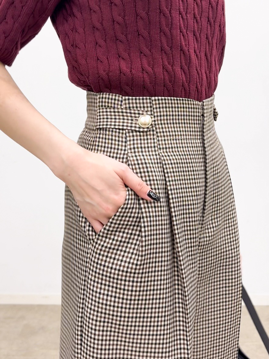 𝐜𝐡𝐢𝐤𝐚さんの「THE SHOP TK｜POLO BCS/ケーブル5分袖ニット」を使ったコーディネート
