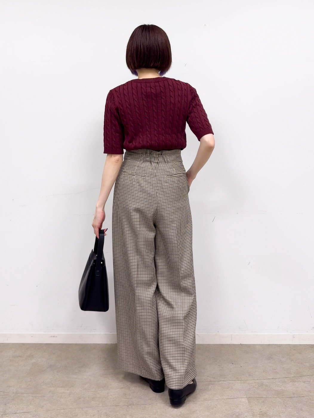 𝐜𝐡𝐢𝐤𝐚さんの「THE SHOP TK｜POLO BCS/ケーブル5分袖ニット」を使ったコーディネート