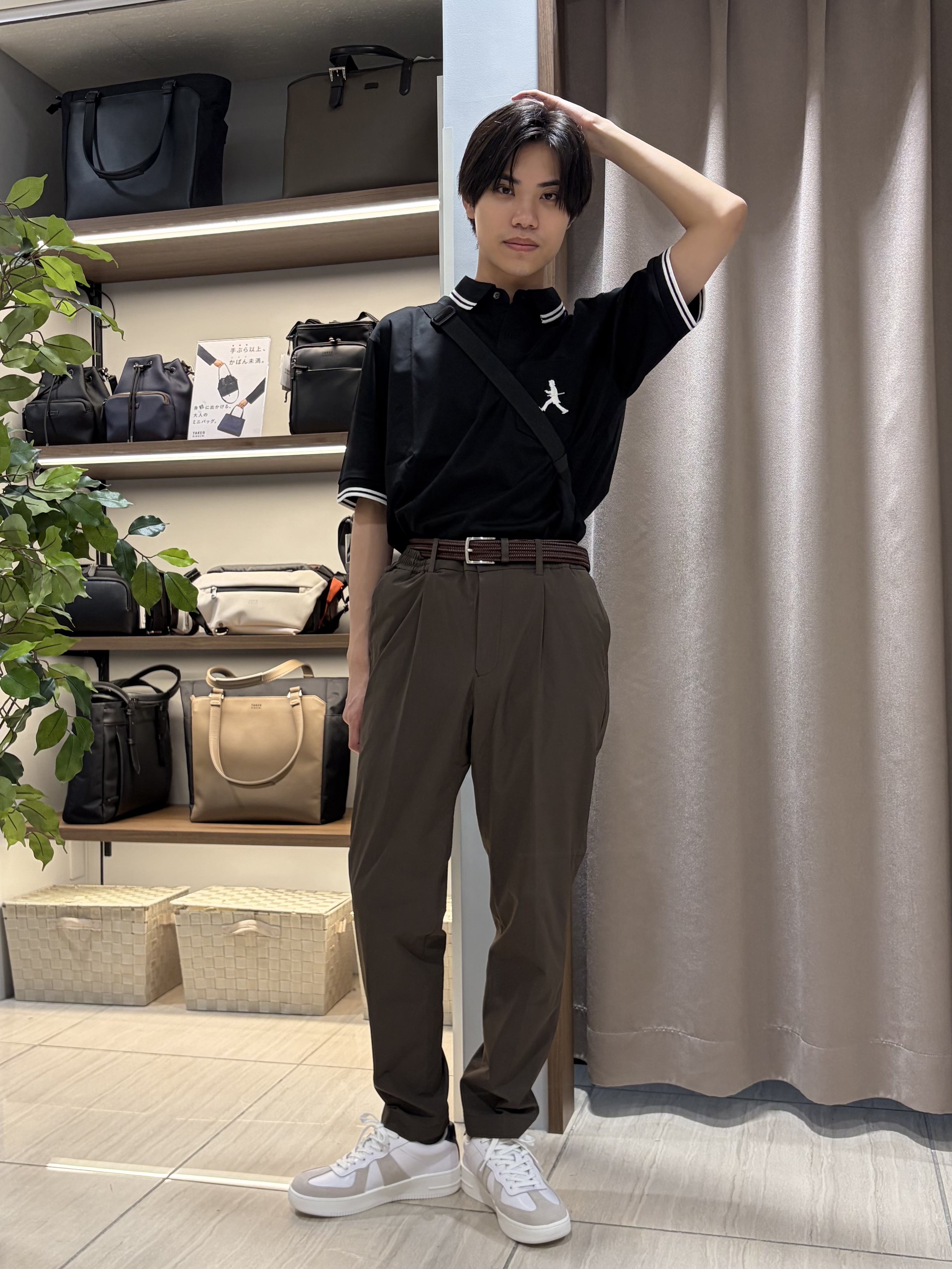 hiroさんの「TAKEO KIKUCHI｜3Dナイロン イージーパンツ」を使ったコーディネート