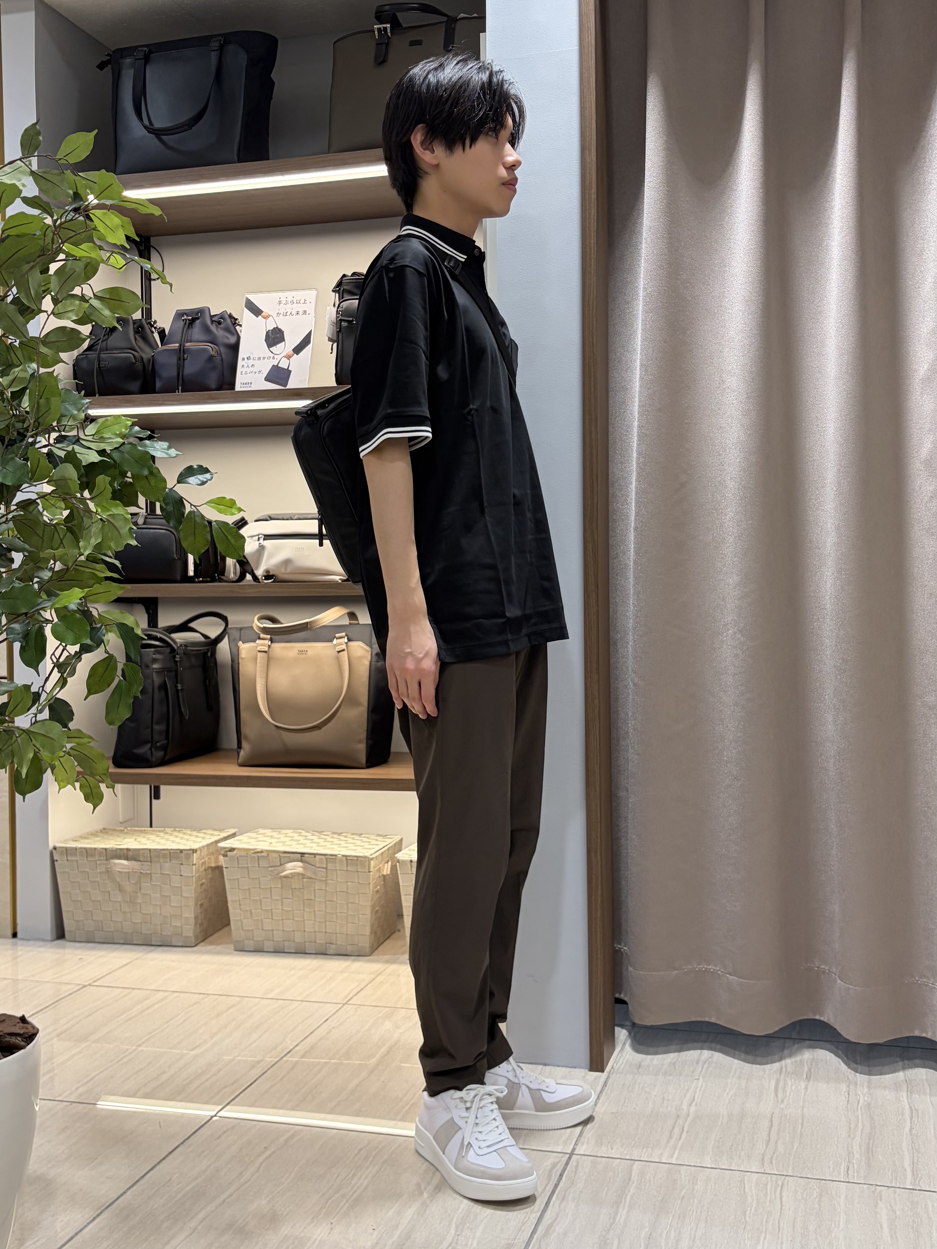 hiroさんの「TAKEO KIKUCHI｜3Dナイロン イージーパンツ」を使ったコーディネート